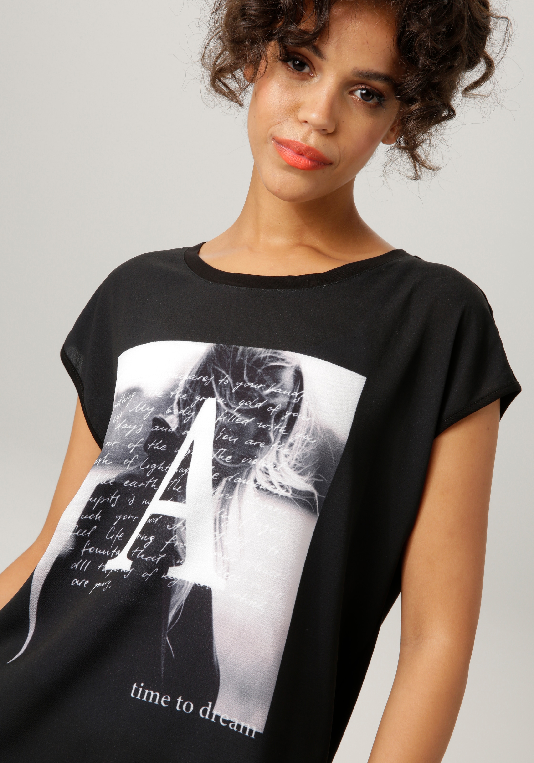 Aniston CASUAL T-Shirt, mit verträumten bestellen Frontdruck