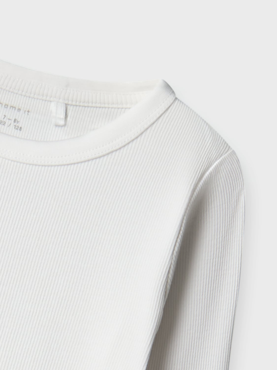 Name It Langarmshirt »NKFNAKAL LS TOP NOOS«, in Basic-Form und leicht gerippter Qualität