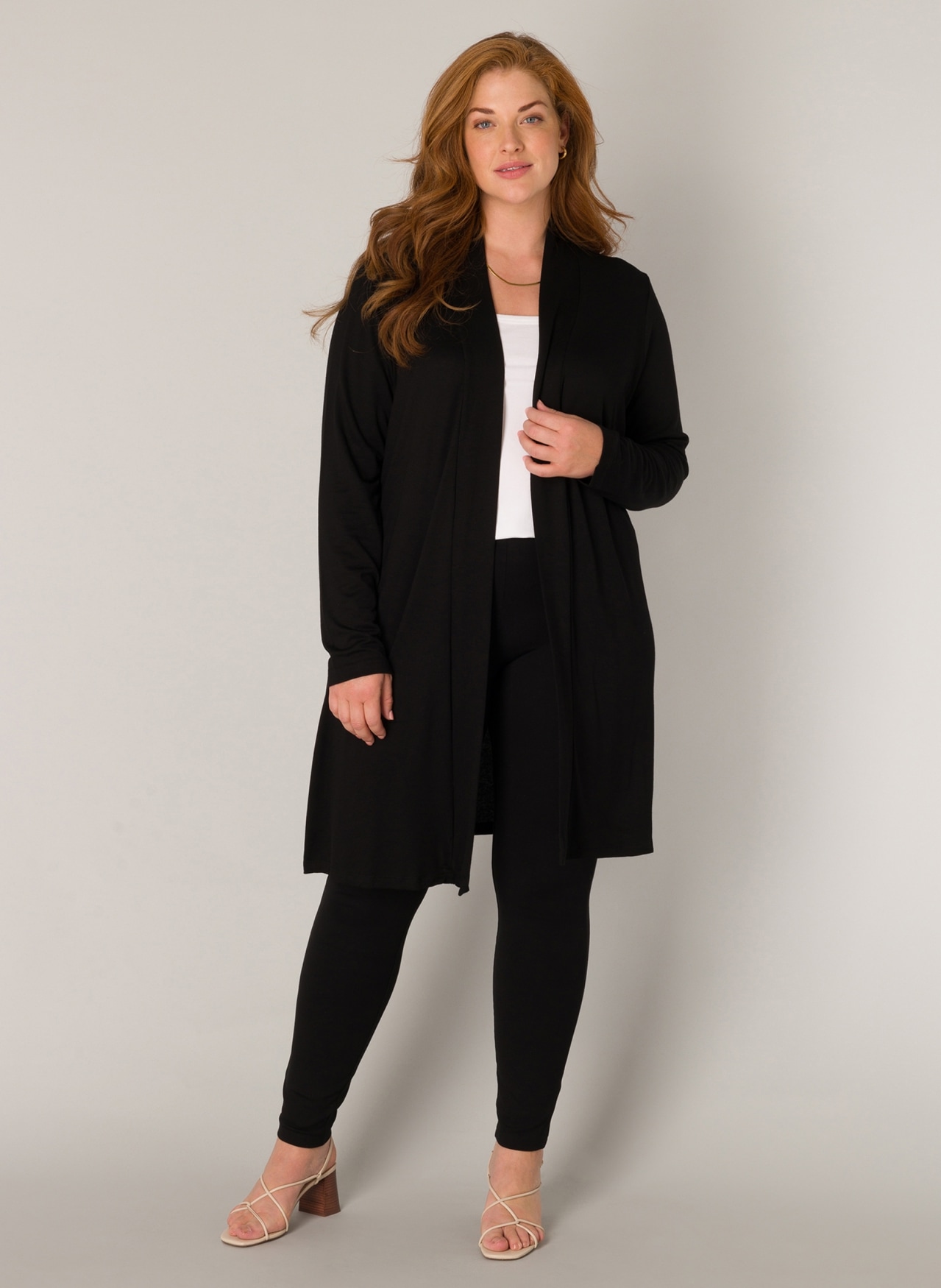 Base Level Curvy Longstrickjacke »Ayla Long«, Figurumspielende, weiche Strickqualität