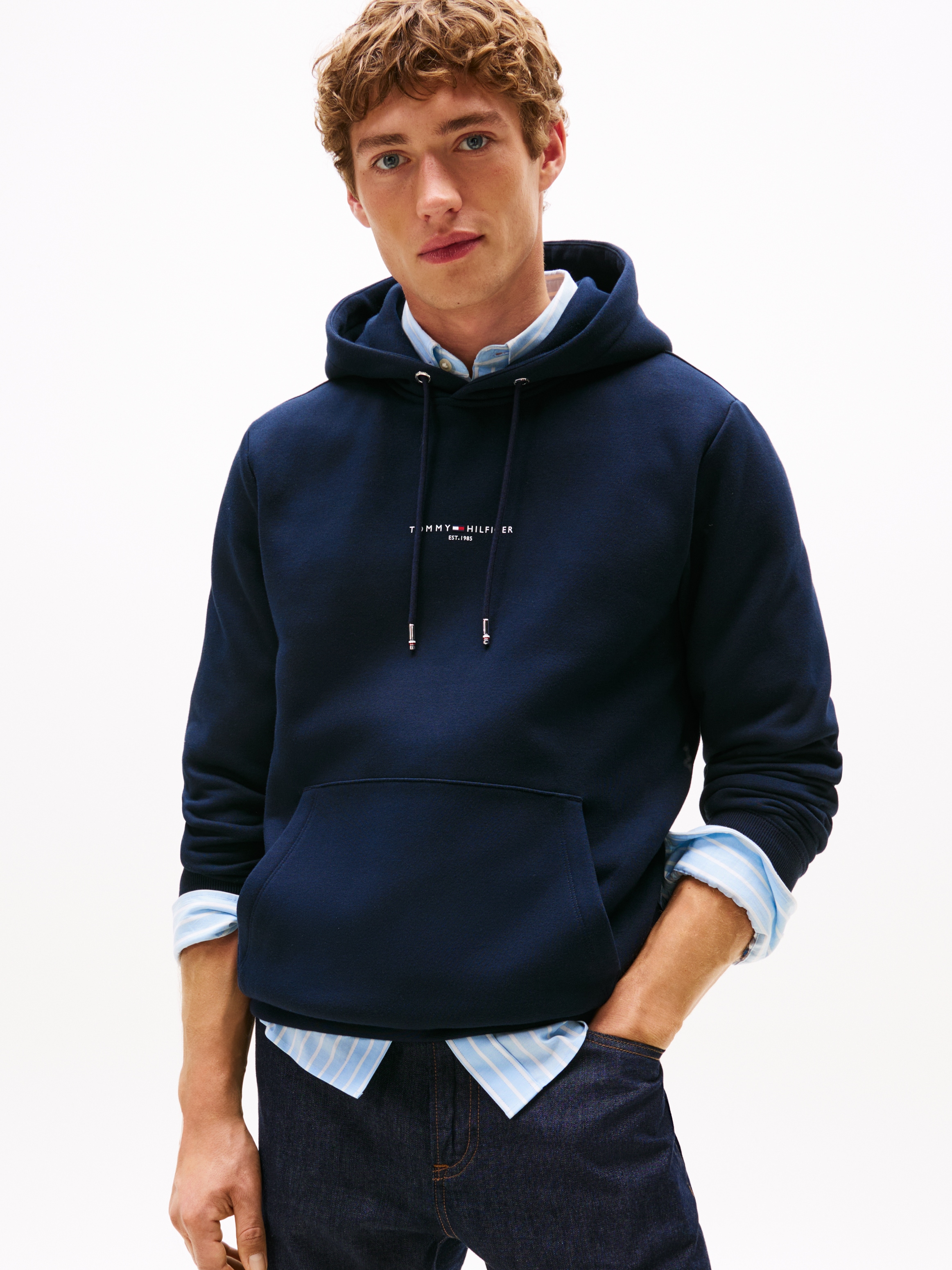 Tommy Hilfiger Hoodie »TOMMY LOGO TIPPED HOODY« Tommy-Tape innen am Ausschnitt, Flag-Stickerei am Ärmel