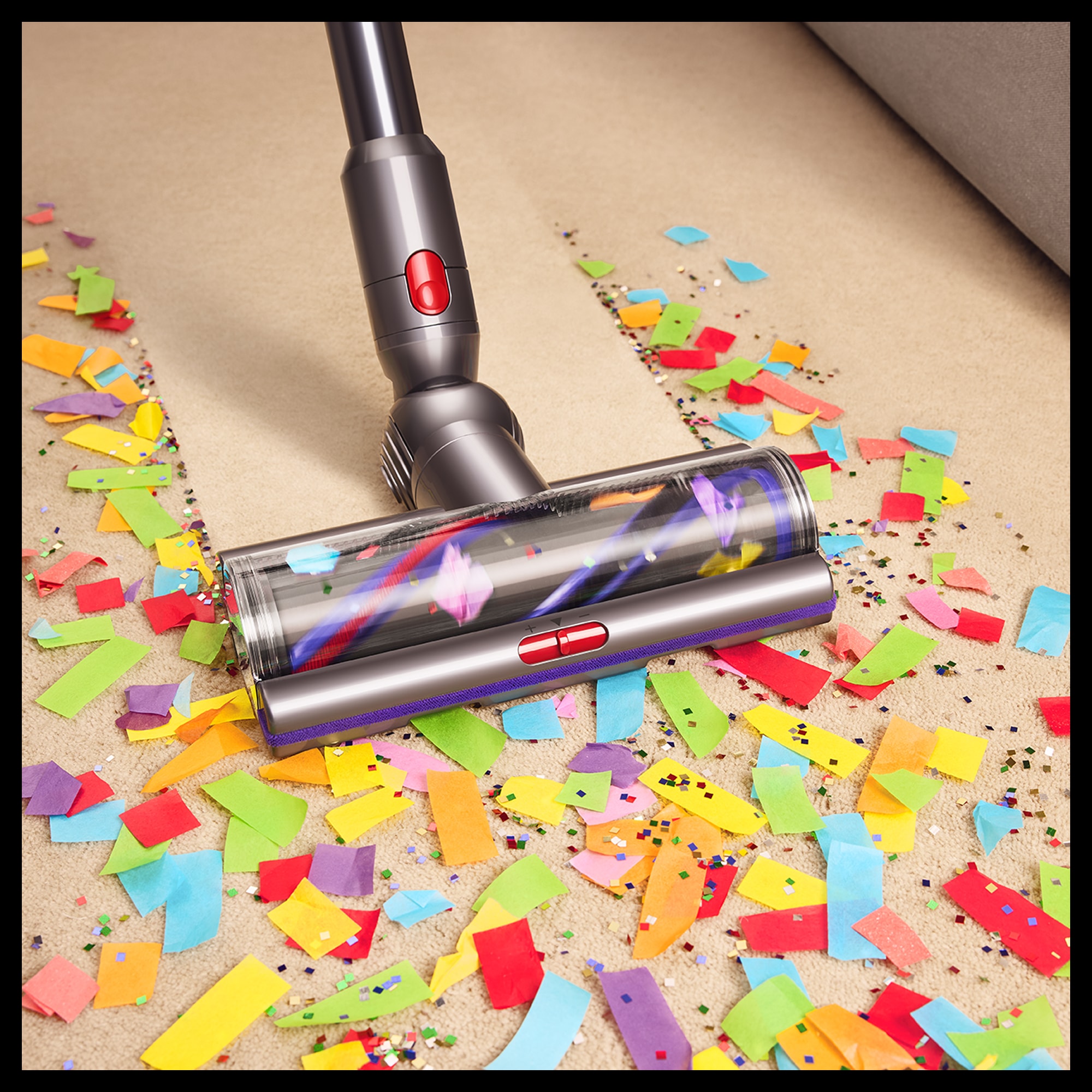 DYSON Akku-Hand-und Stielstaubsauger »Dyson V15 Detect Absolute« Max. Saugkraft: Entfernt selbst tiefsitzenden Schmutz auf allen Böden.