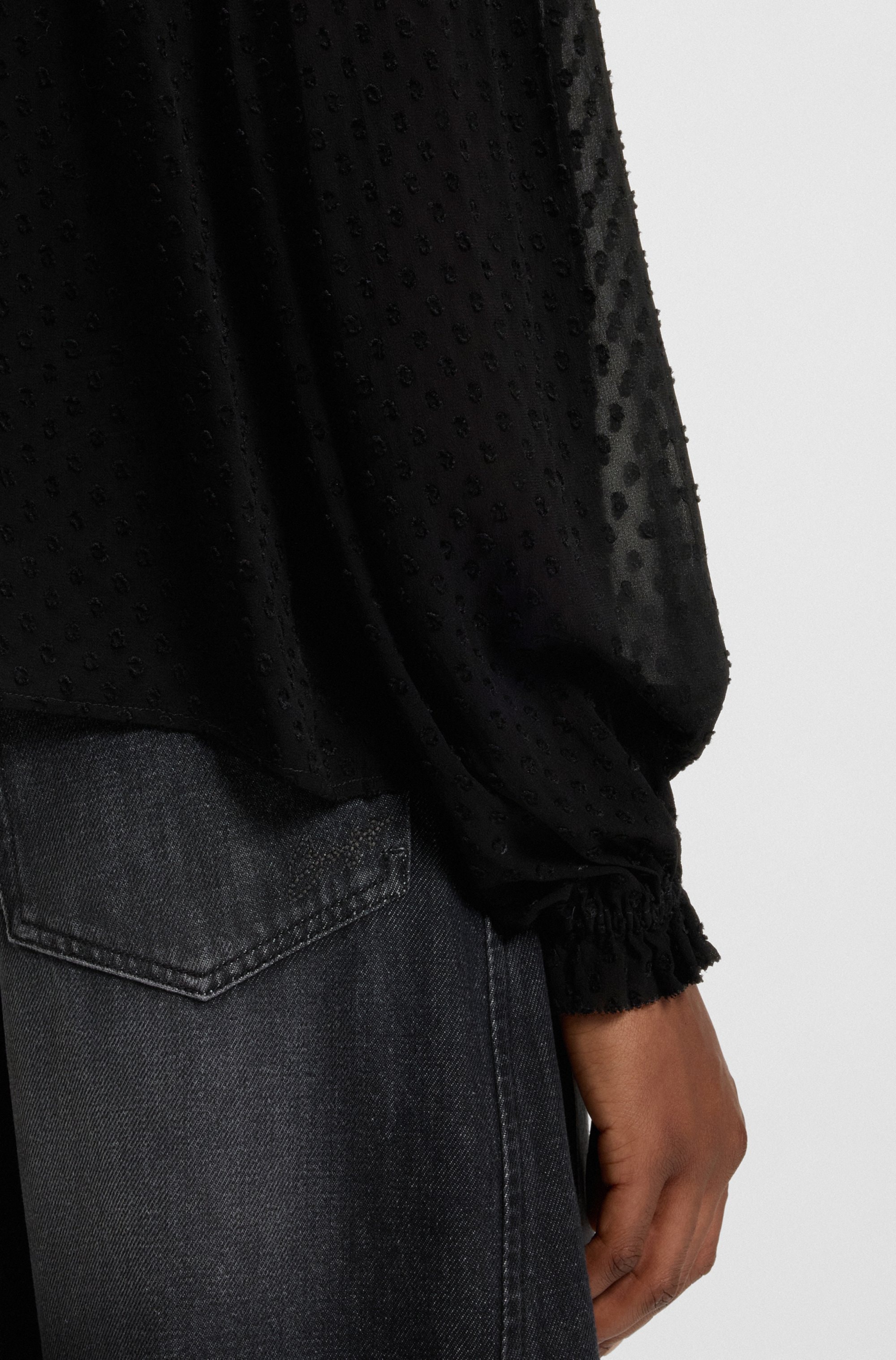 BOSS ORANGE Langarmbluse »Benvylla Premium Damenmode« mit Rüschenbesatz, Stehkragen