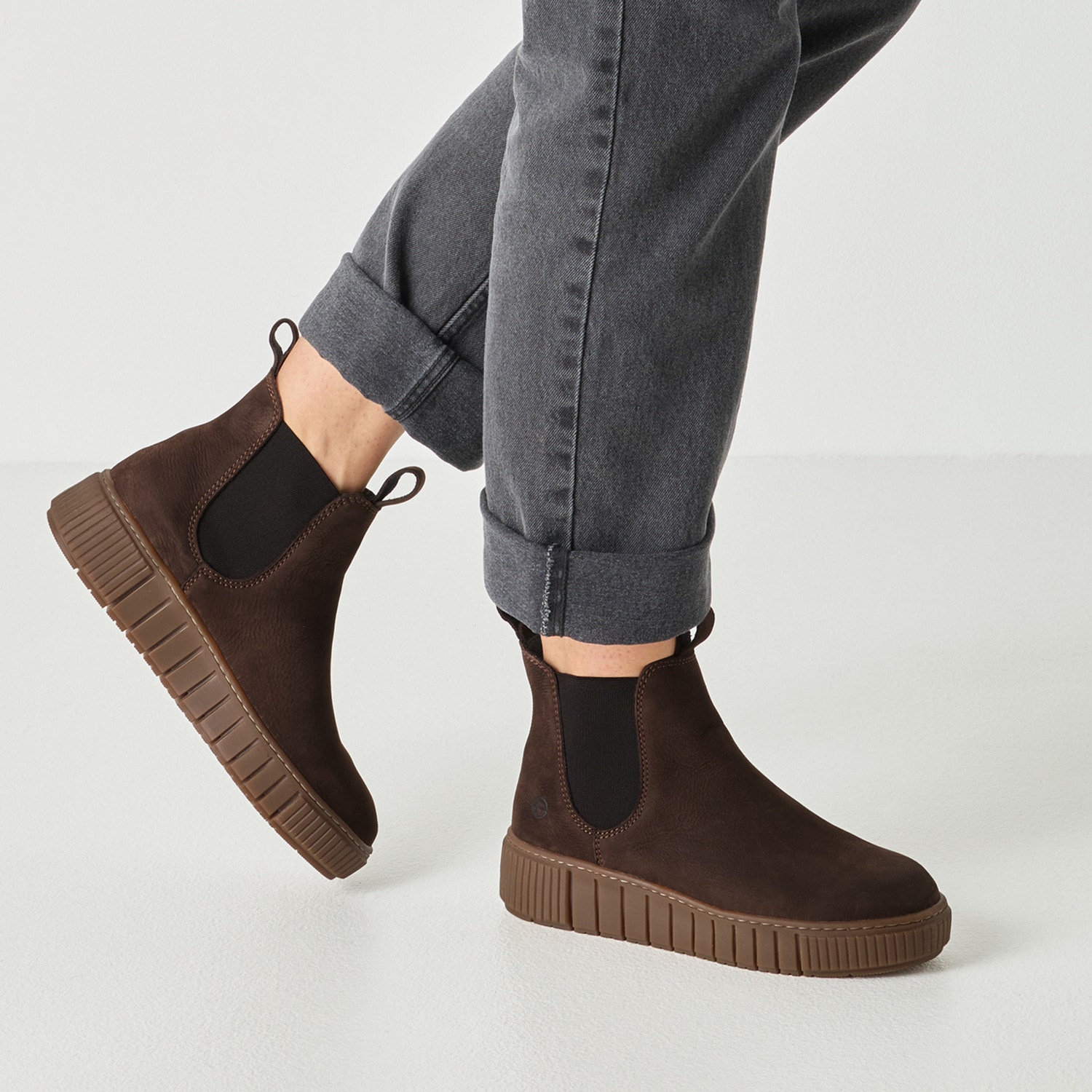 Tamaris Chelseaboots  Plateaus, Herbstboots mit zwei Anziehlaschen