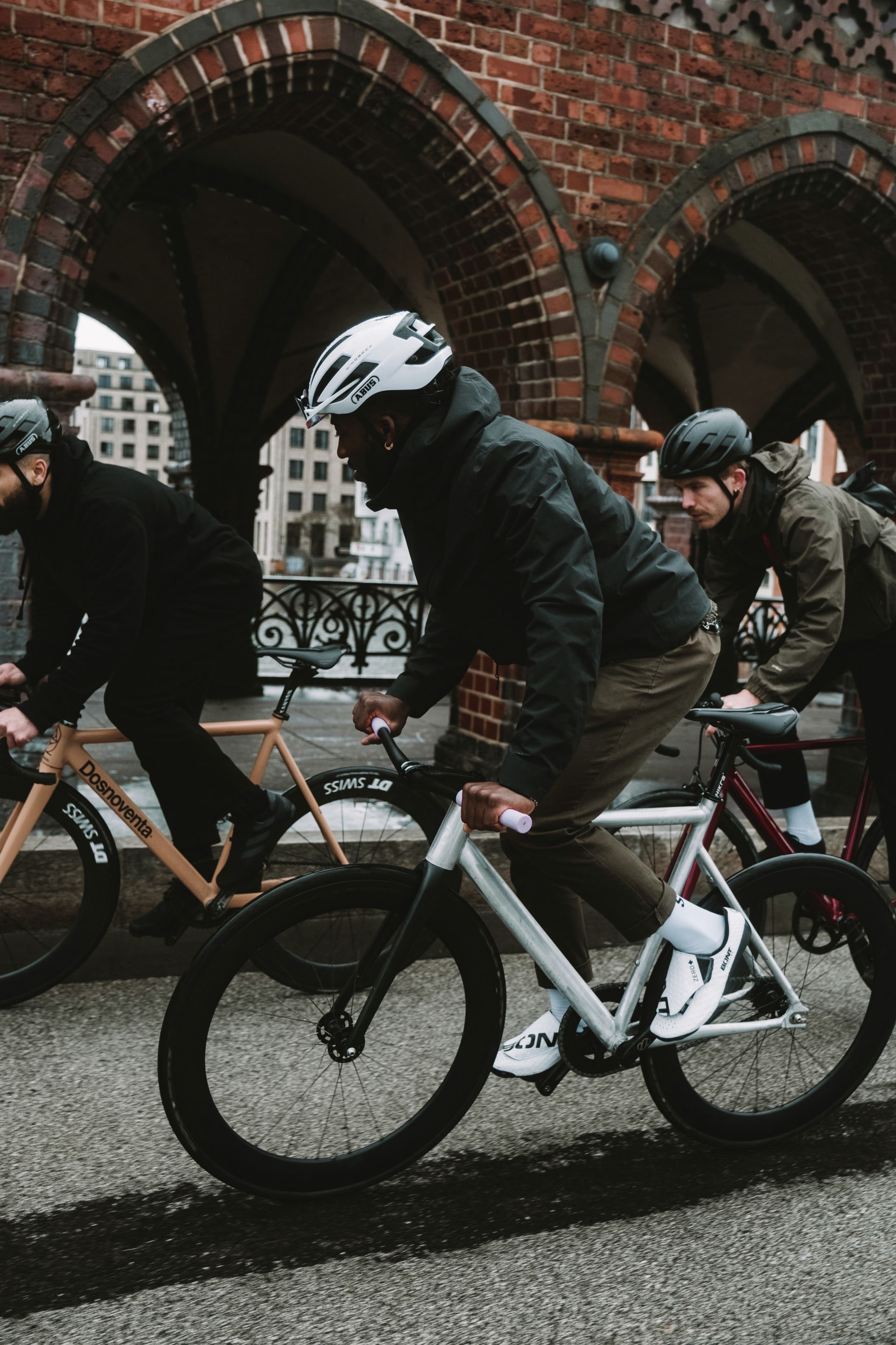 ABUS Fahrradhelm »WINGBACK«