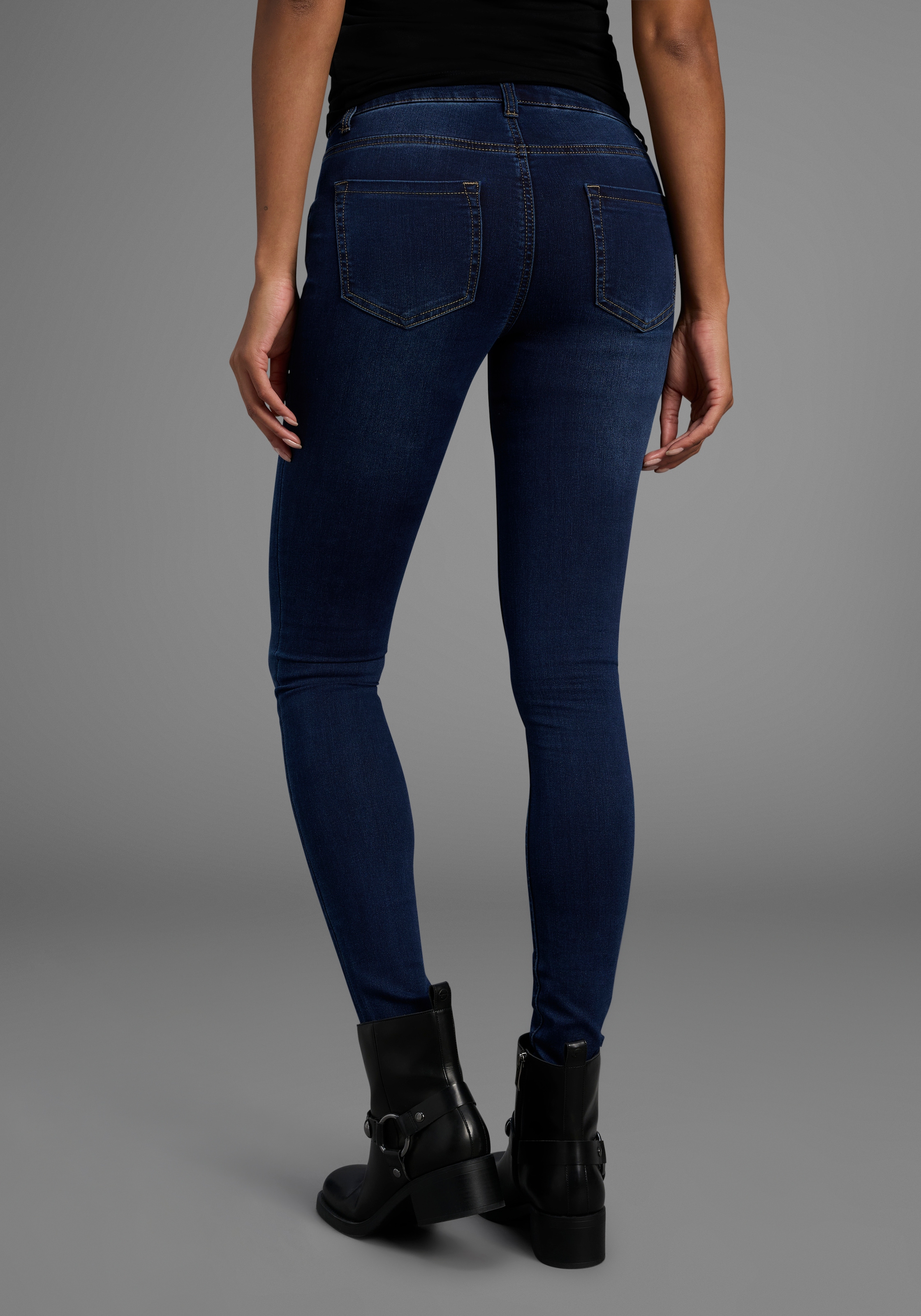 Arizona Skinny-fit-Jeans »Ultra Stretch«, skinny-fit, mit Used-Look-Crinkles, niedrige Leibhöhe