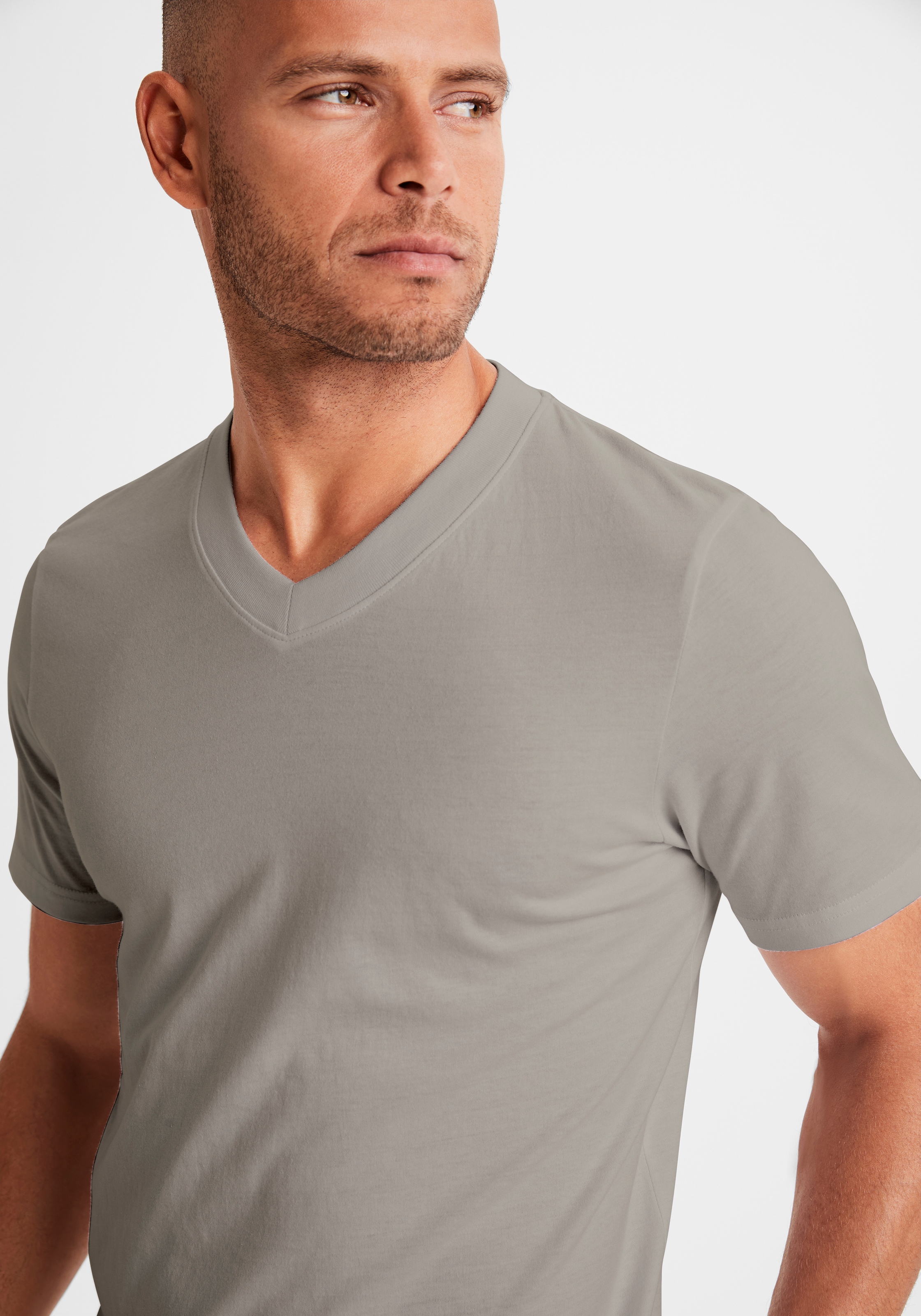 KangaROOS T-Shirt »Regular Fit,«, (2er-Pack), Freizeitshirt mit Kurzarm, V-Ausschnitt aus reine Baumwolle