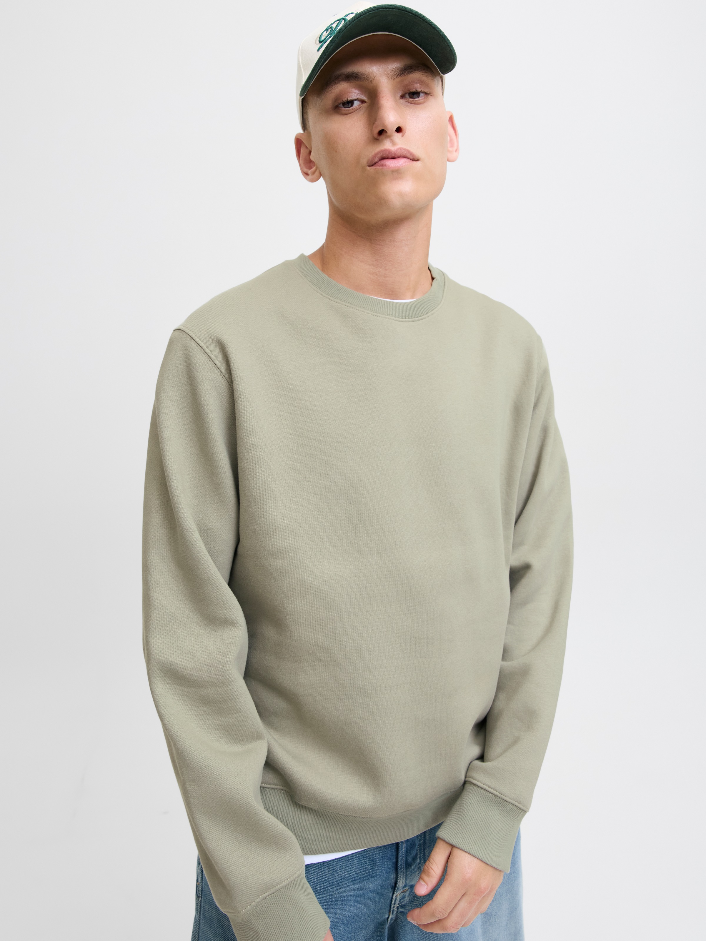 Jack & Jones Sweatshirt »JJESTAR BASIC SWEAT CREW NECK NOOS«, mit Rundhalsausschnitt
