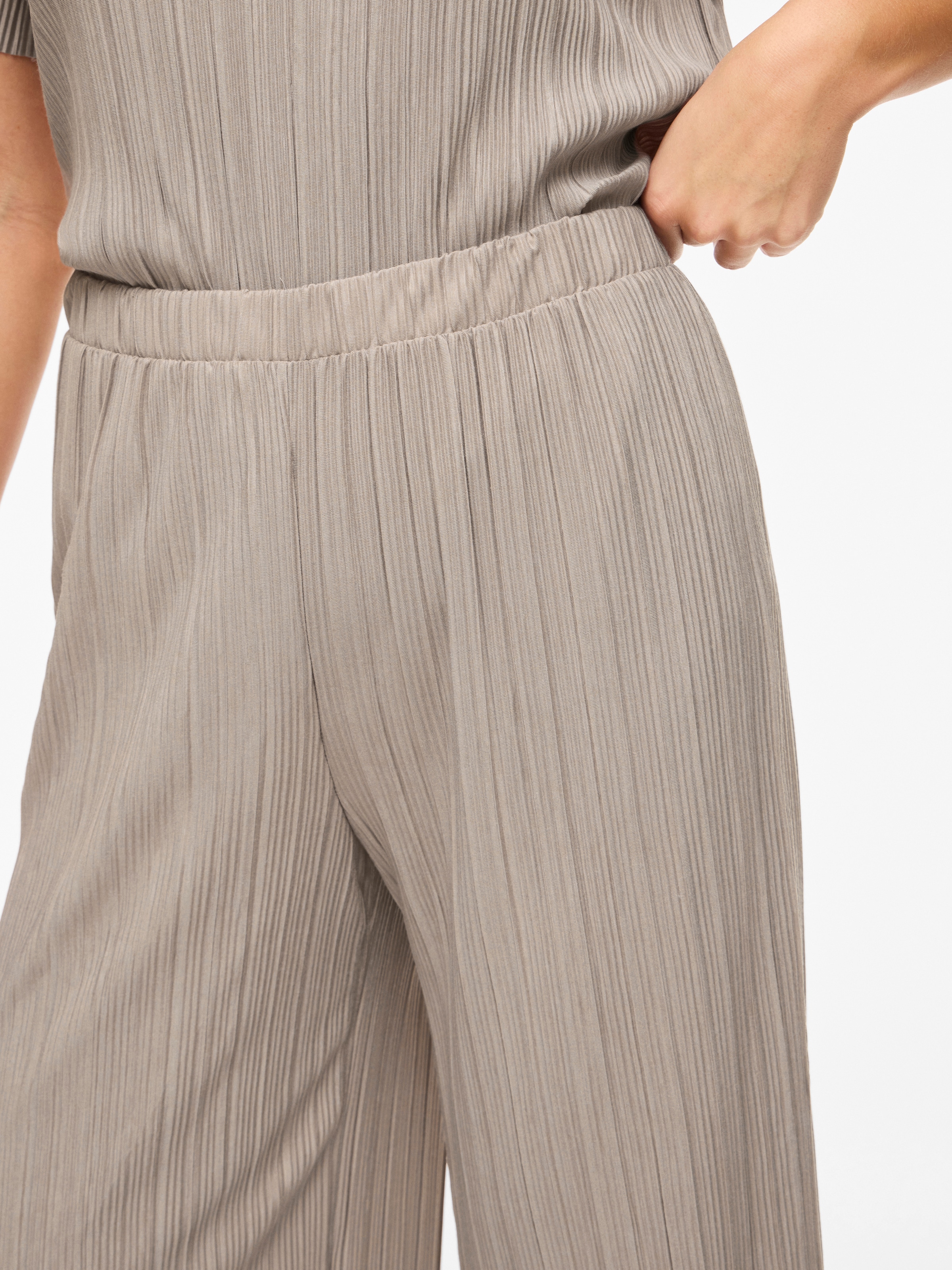 Vila Schlupfhose »VIPLISA HW LOOSE PANTS - NOOS«  Sommerhose, plissierte Optik
