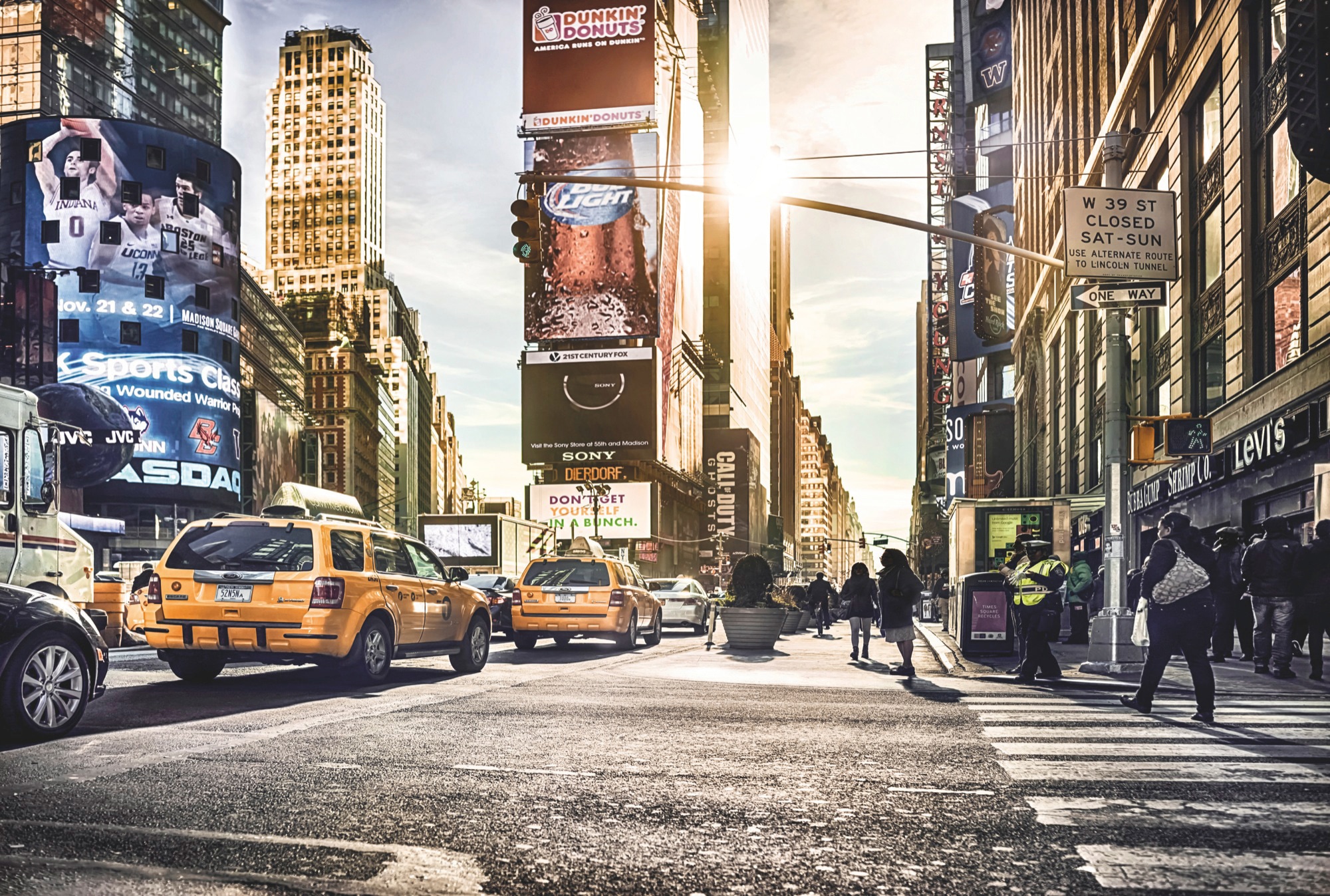 Komar Fototapete Vlies Times Square 368 cm x 248 cm FSC® günstig online kaufen