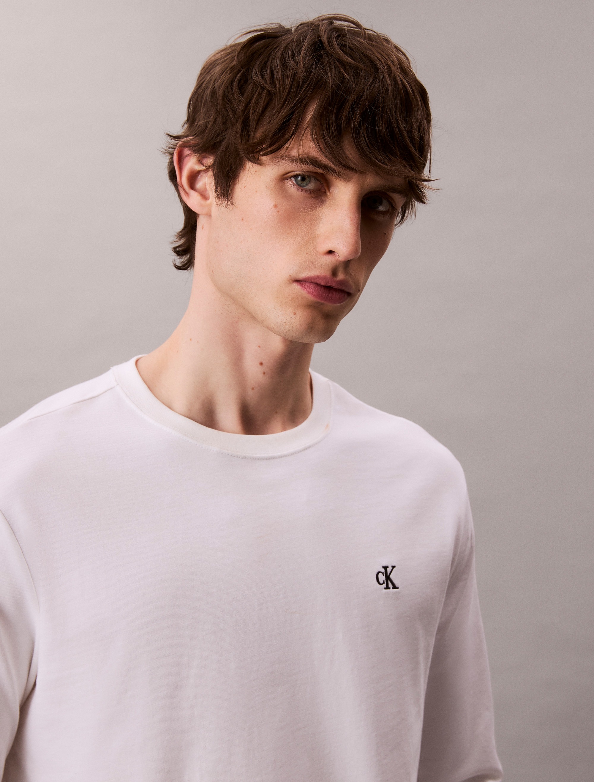 Calvin Klein Jeans Langarmshirt »LS EASY MONOGRAM TEE«, Mit Rundhalsausschnitt, regular fit