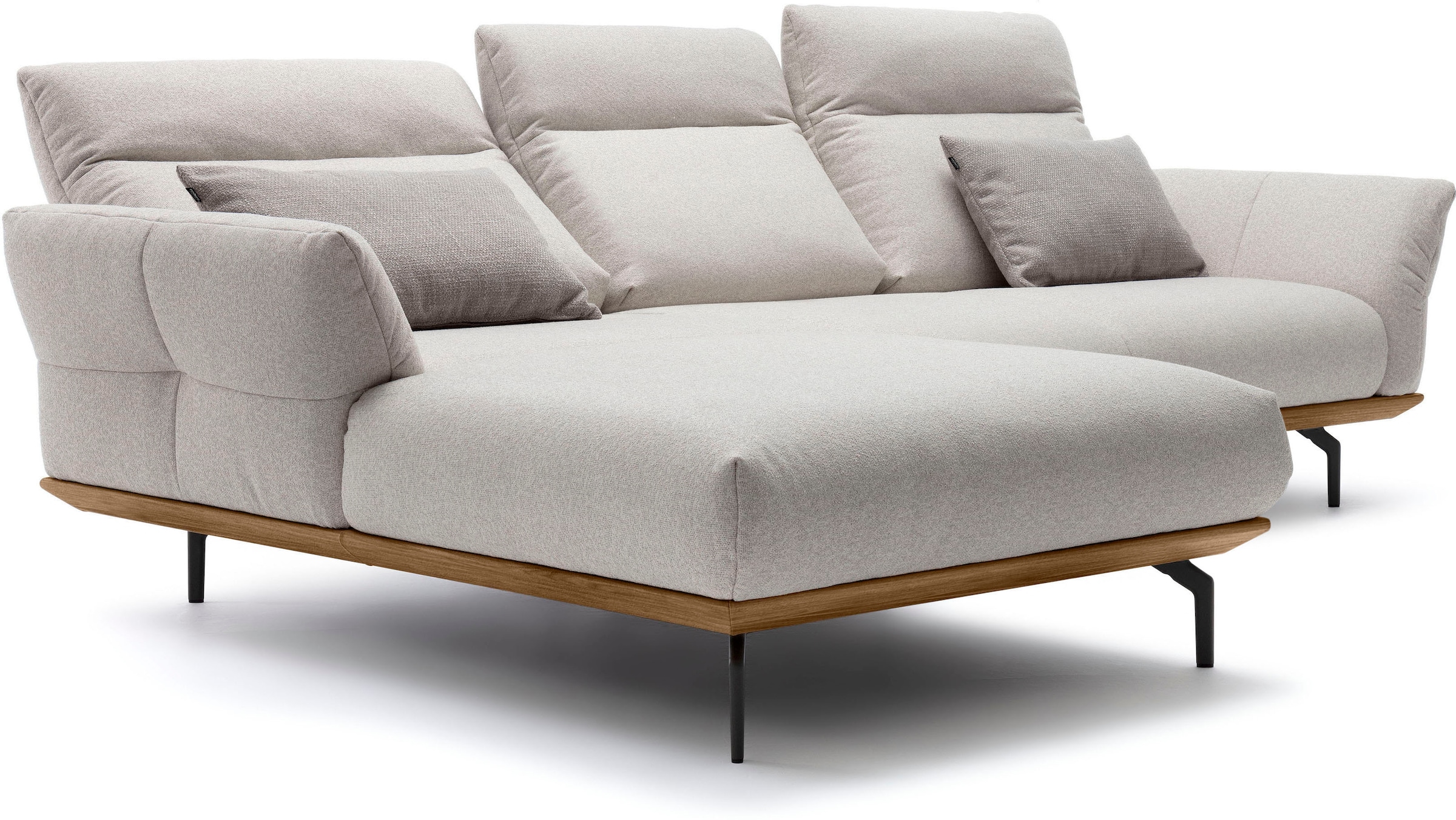 Creation BY ROLF BENZ Ecksofa »CR.460«, Sockel in Nussbaum, Winkelfüße in Umbragrau, Breite 298 cm