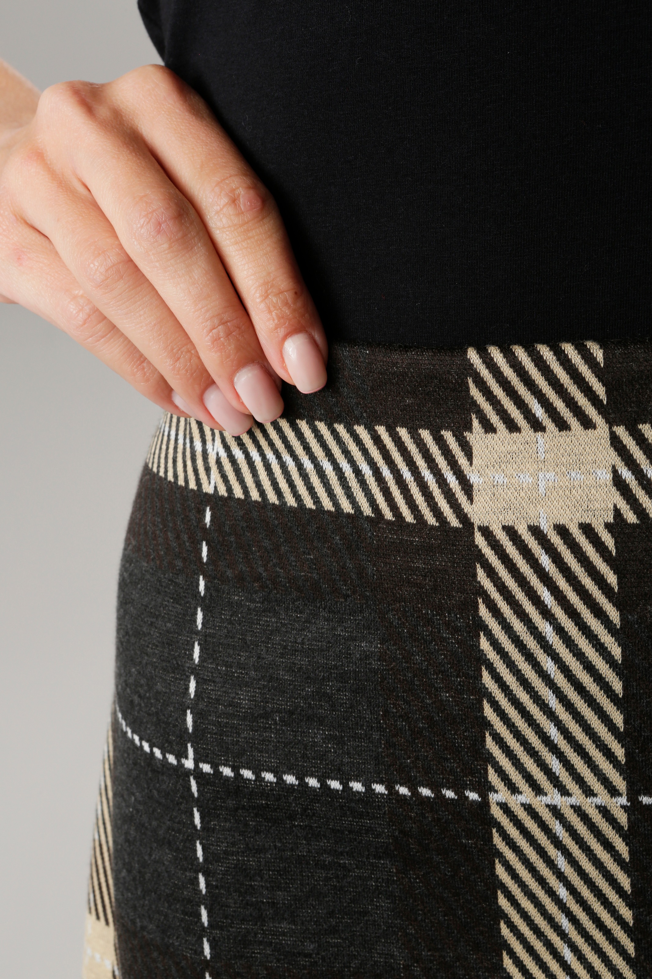 4. Bild von Aniston SELECTED Minirock, mit Karomuster - NEUE KOLLEKTION