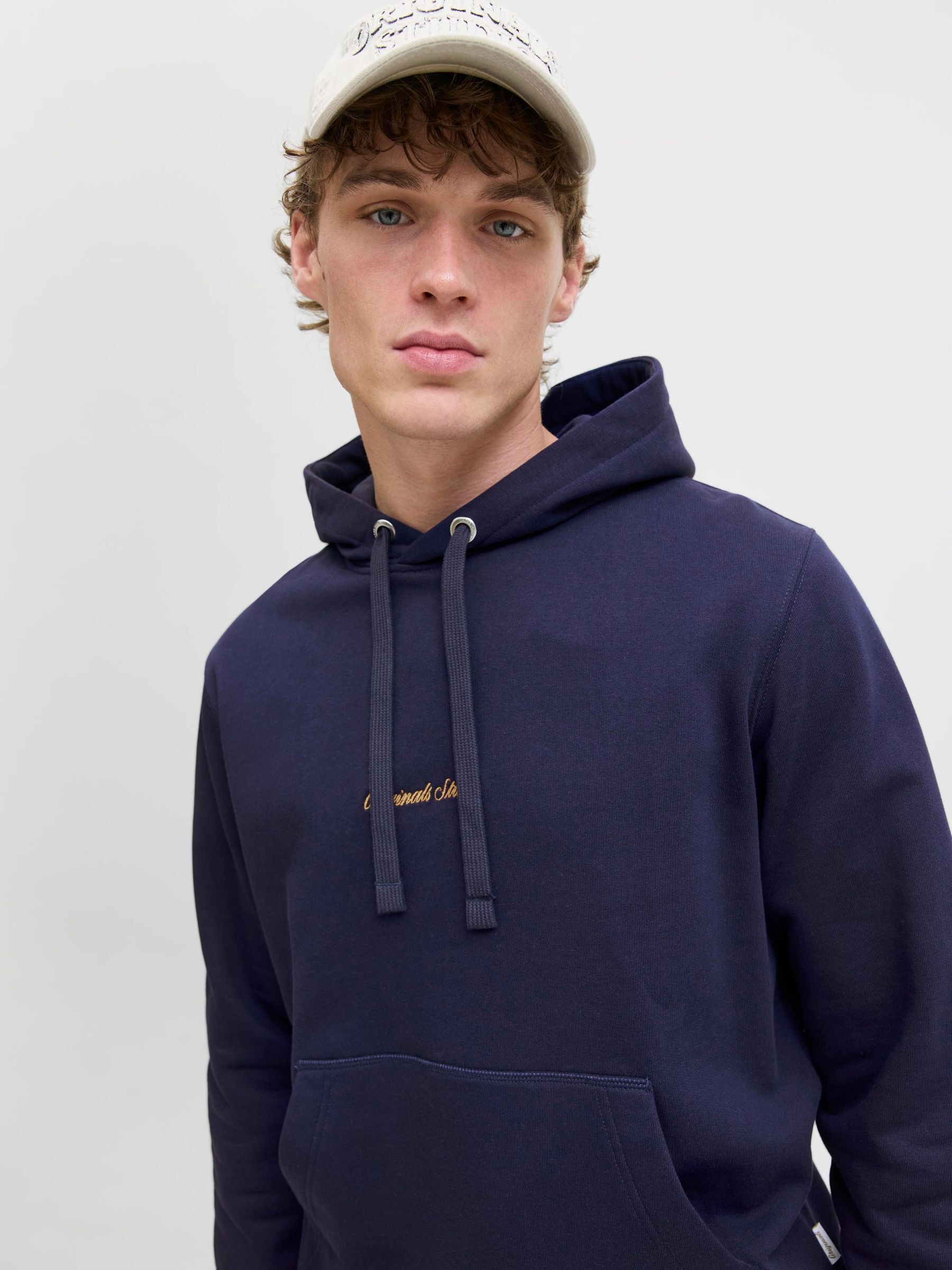 Jack & Jones Kapuzensweatshirt »JORNORREBRO EMB SWEAT HOOD NOOS«, mit Logo Print
