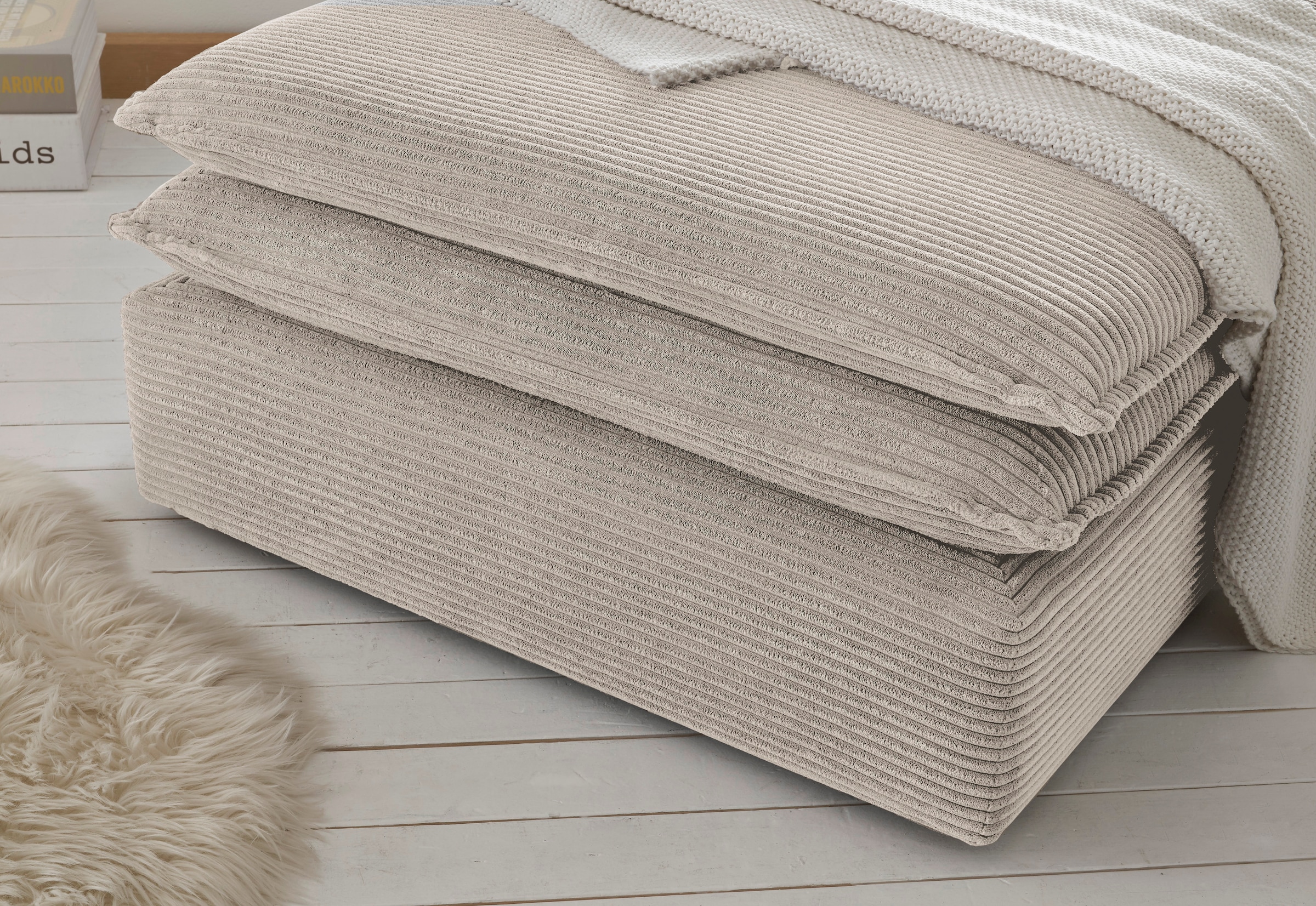 Places of Style Sitzgruppe »PIAGGE«, (2 tlg.), Hochwertiger Cord, Sessel und Hocker klein im Set