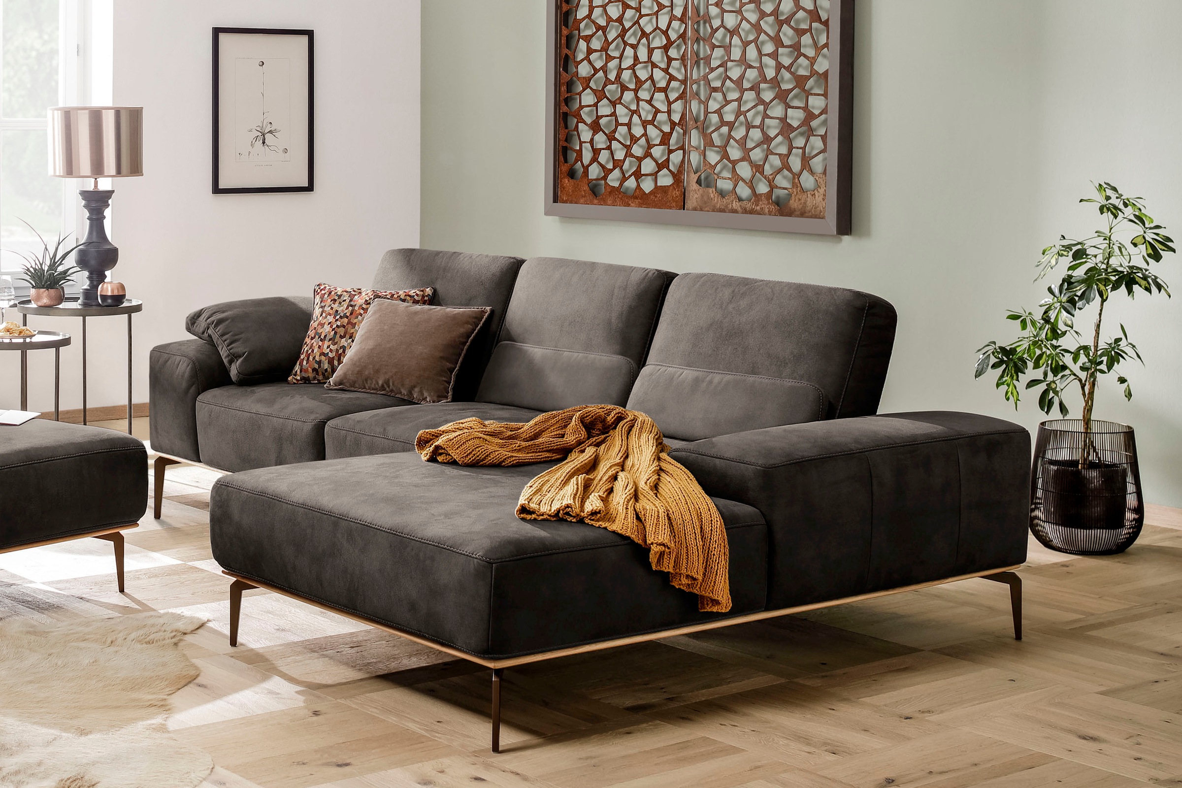 W.SCHILLIG Ecksofa »run, Designsofa mit tollem Sitzkomfort, bequem, L-Form«, mit Holzsockel, Füße in Bronze pulverbeschichtet, Breite 279 cm
