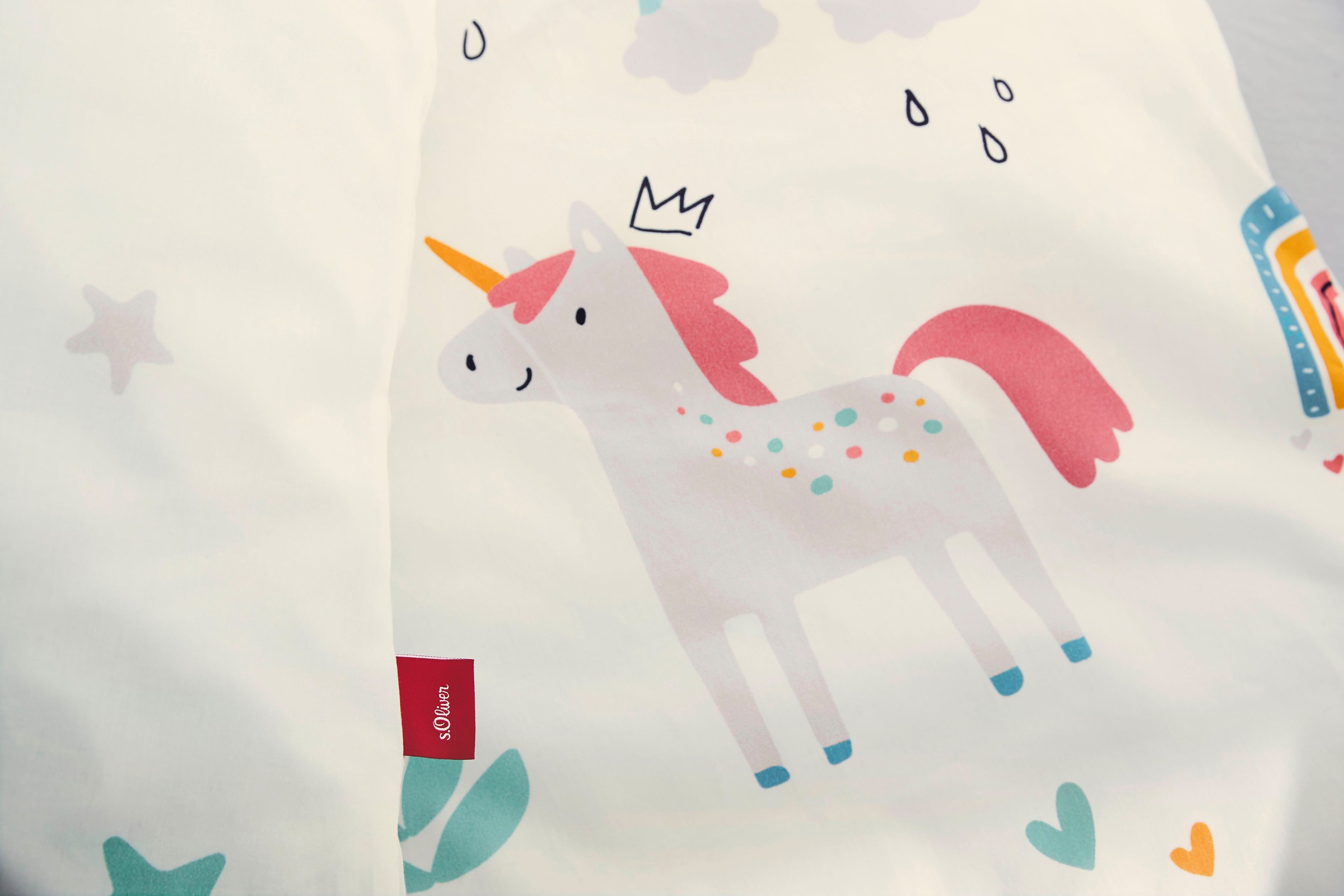 s.Oliver Kinderbettwäsche »Satinbettwäsche s.Oliver Junior«, in verschiedenen Designs: Tiere Safari Afrika, Dino, Weltall, Einhorn