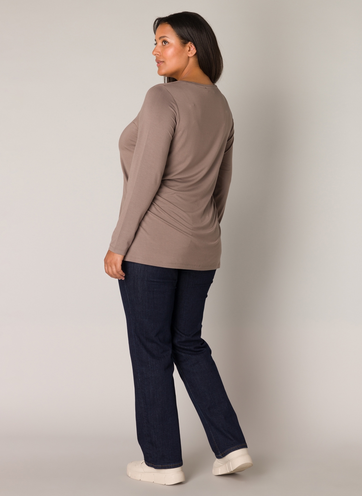 Base Level Curvy Langarmshirt mit V-Ausschnitt