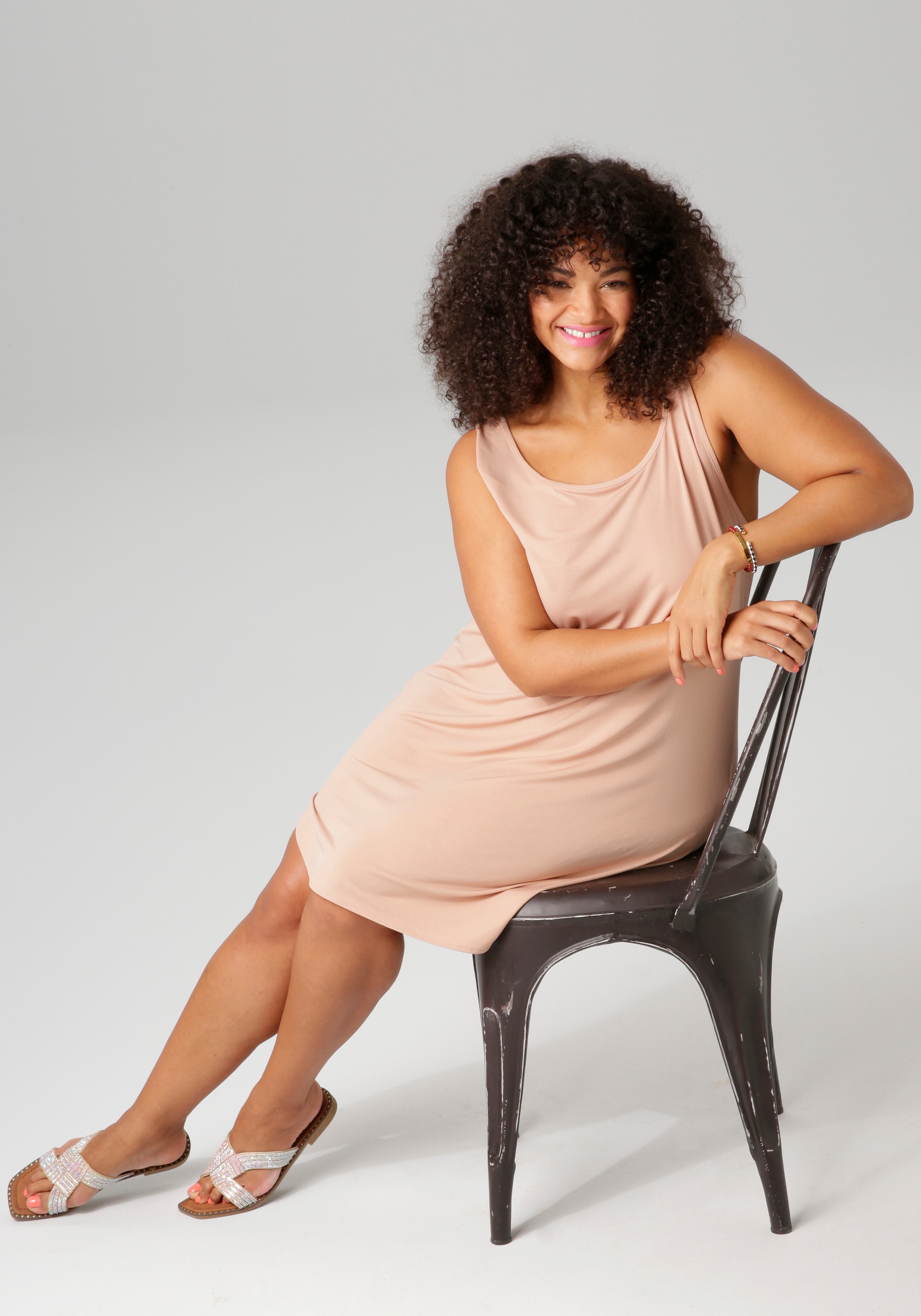 Aniston PLUS Unterkleid, ideal unter transparenten Kleidern zu tragen
