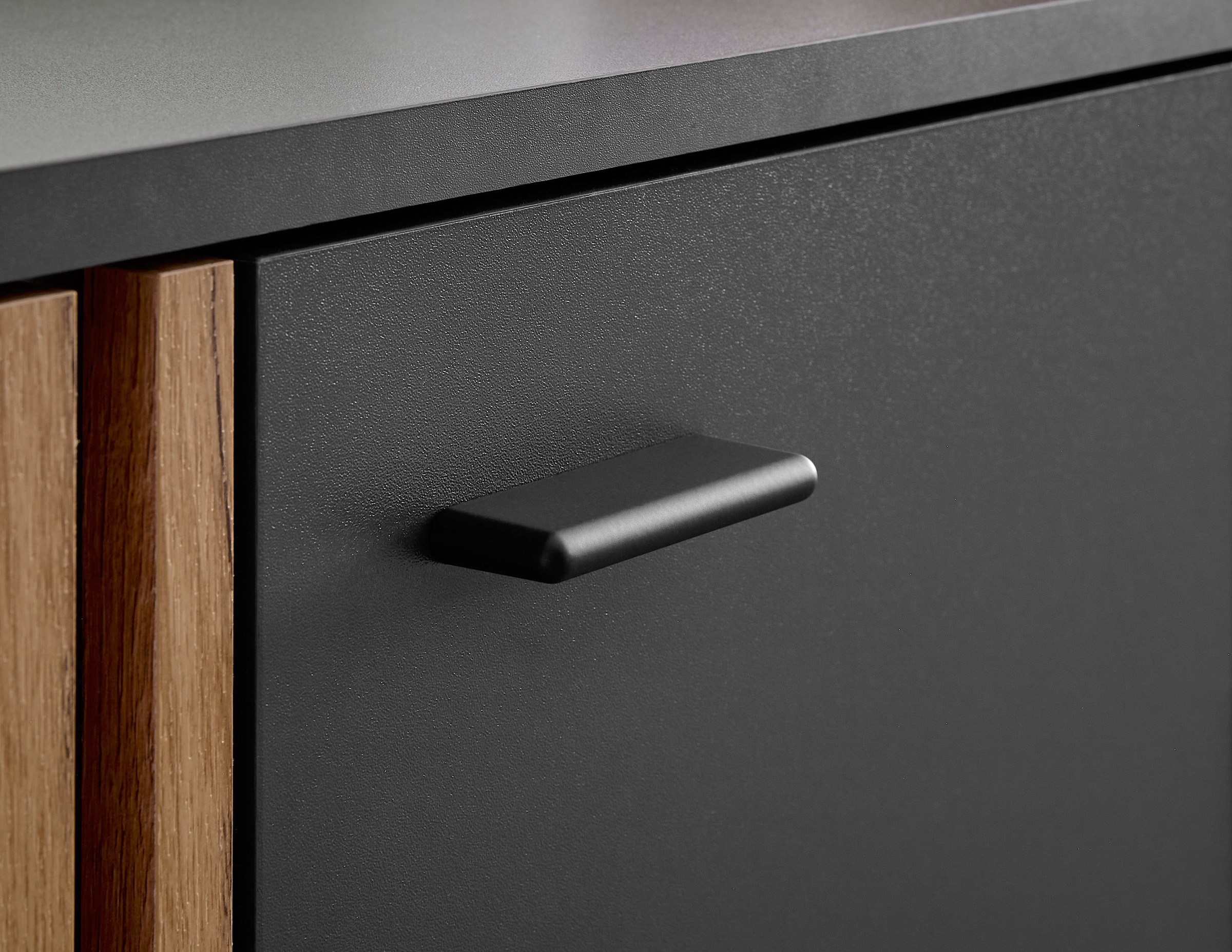 HBZ Lowboard »Dublin TV-Schrank, BxHxT 180x50x38cm«, (1 St.), Breite 180cm, Softclose, Metallgriffe