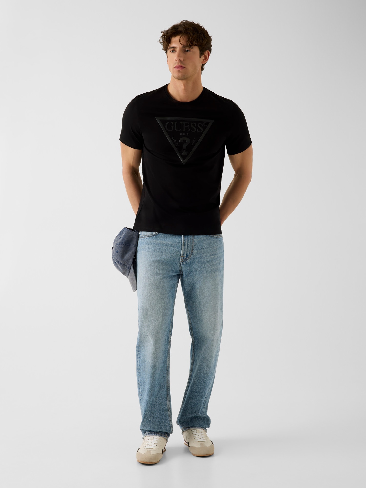 Guess T-Shirt »CN SS CORE TRIANGLE LOGO TEE« Rundhalsausschnitt, Slim Fit, reine Baumwolle