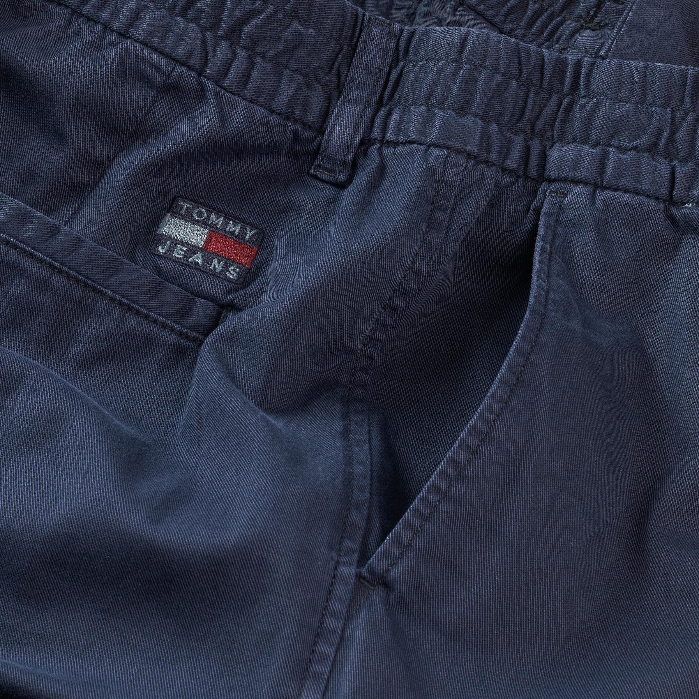 Tommy Jeans Stoffhose »TJM ISAAC LIGHT COTTON PANTS«, Mit Gürtelschlaufen