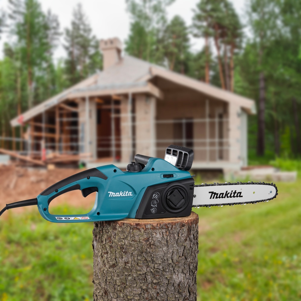 Makita Elektro-Kettensäge »»UC3041A« 1.800 W, 14,5 m/s, 30 cm« leistungsfähig,werkzeuglose Kettenspannung +Ketten-und Schienenwechsel