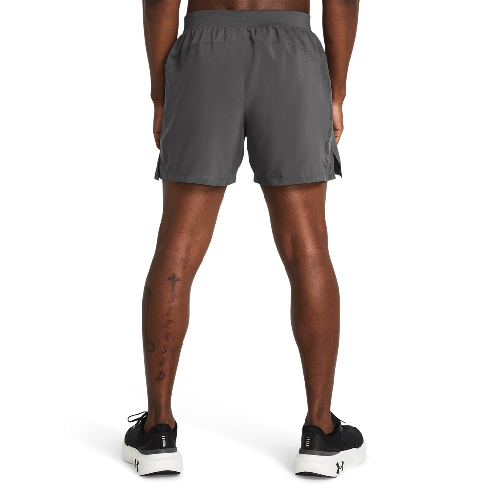 Under Armour® Shorts »UA LAUNCH 5'' SHORTS«  sportlicher Stil, für intensive Workouts und Fitnessaktivitäten