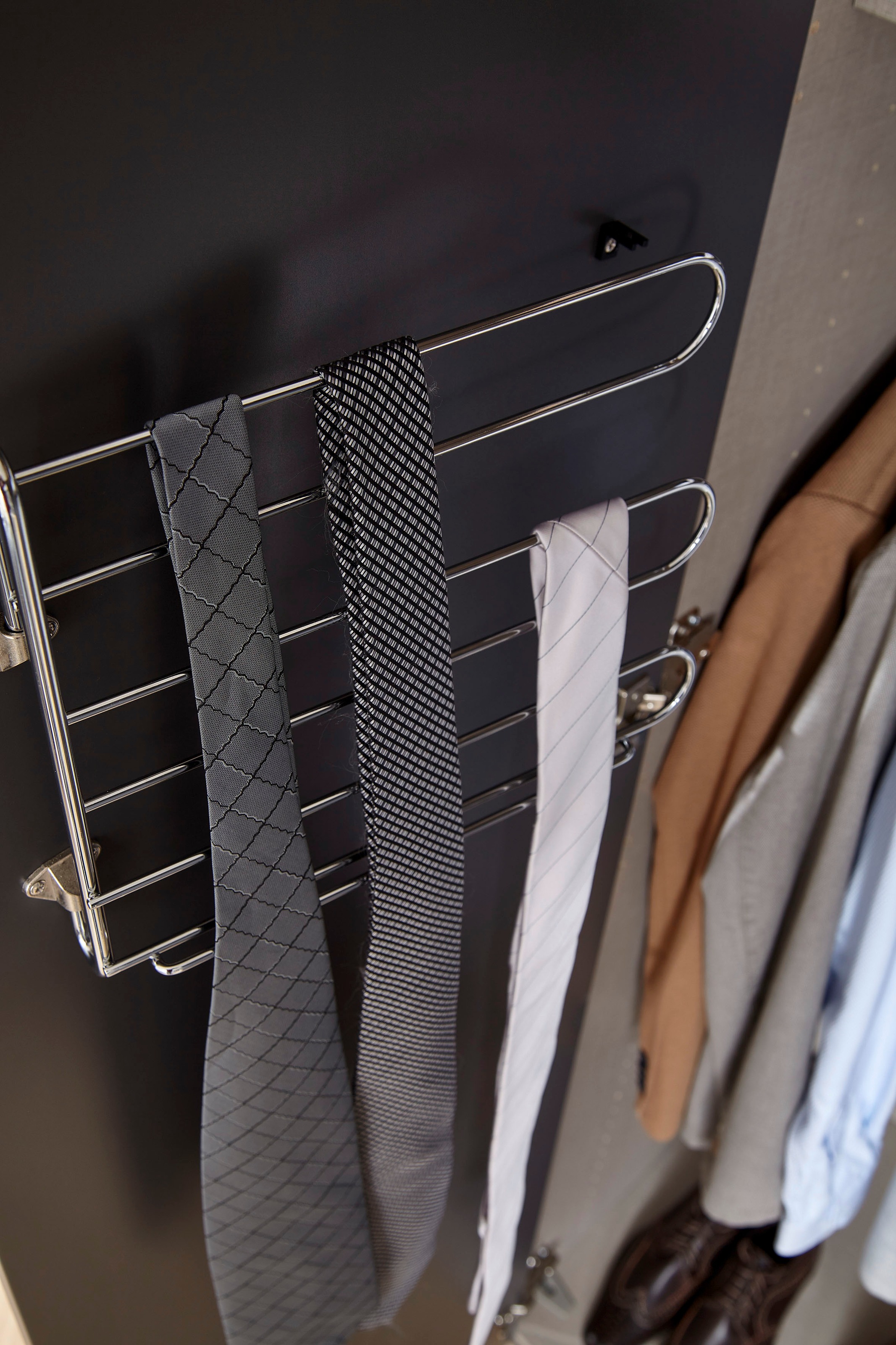 rauch Drehtürenschrank »Purisma«, mit Glasfront und umfangreicher Innenausstattung