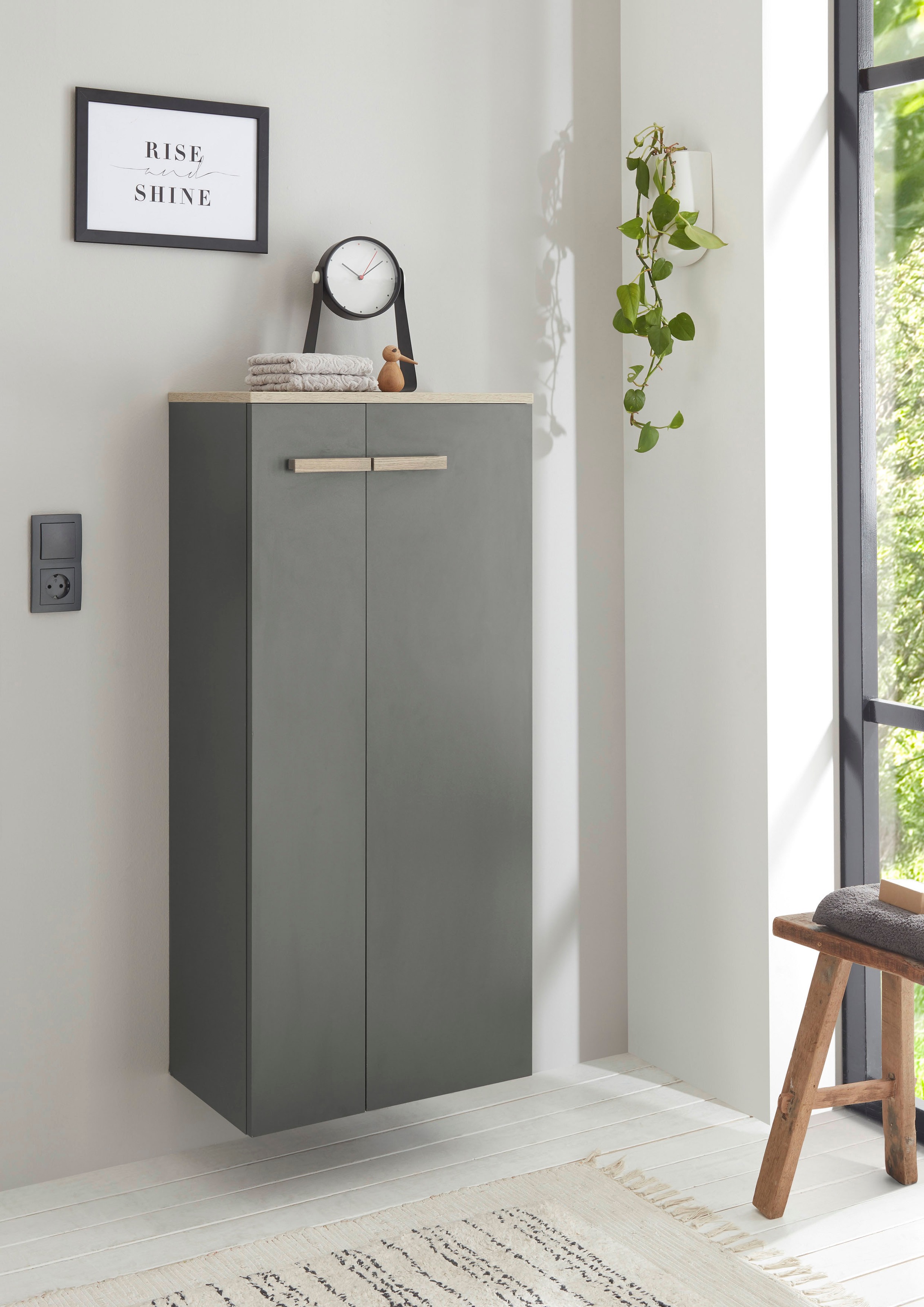 PLACES OF STYLE Midischrank »SOLiD, Badschrank im modernen Design, Schrank mit Holzgriffen« in zwei Farben verfügbar, mit Stauraum, stehend o. hängend montierbar