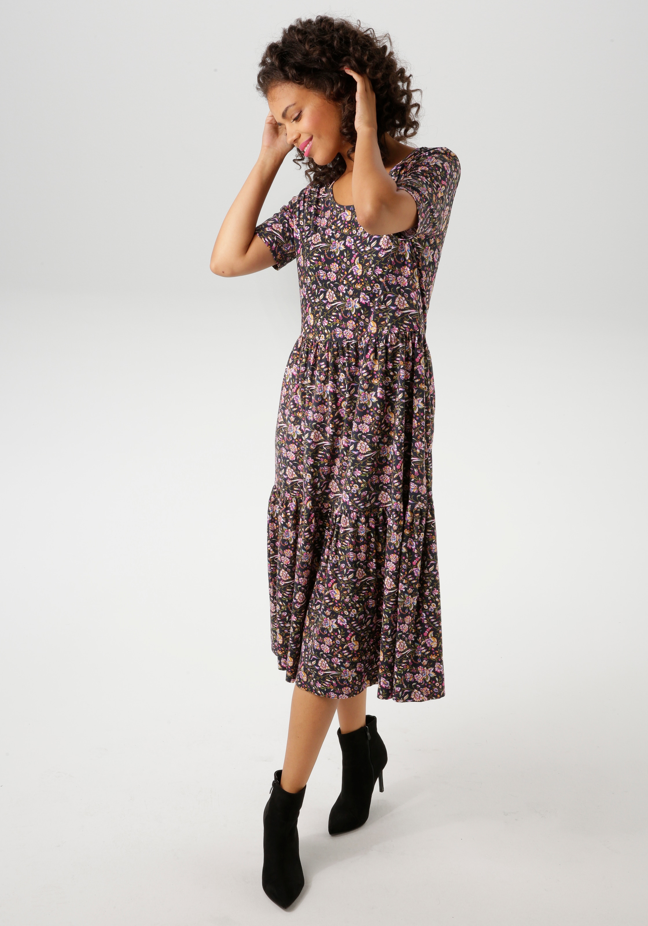 Aniston CASUAL Sommerkleid, mit farbenfrohen Blumendruck