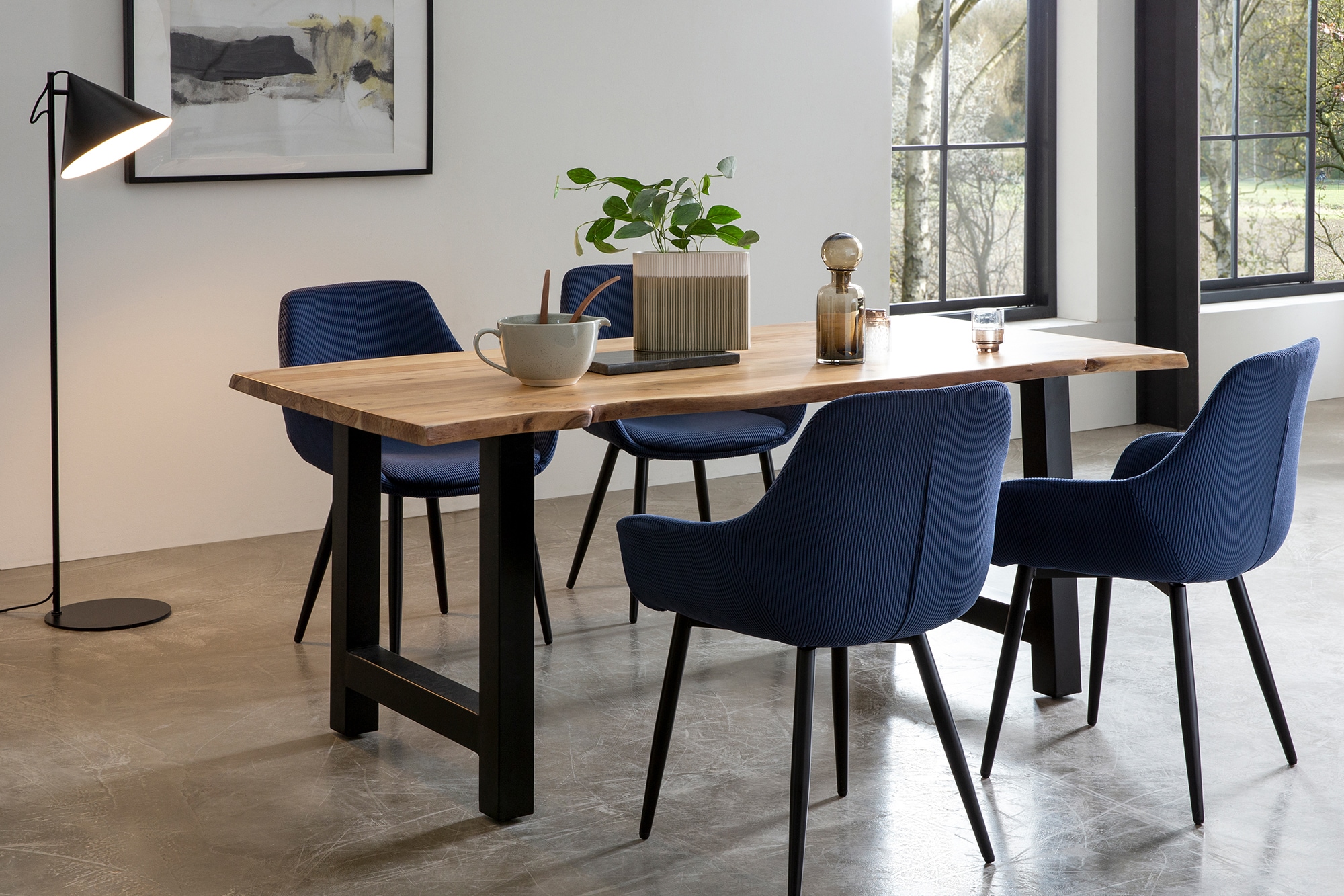 SALESFEVER Essgruppe »Elegante Essgruppe für stilvolles Speisen« Set, 5 Stk. tlg. Massivholz geölt und zweifach gewachst Natur, Dunkelblau, Schwarz...