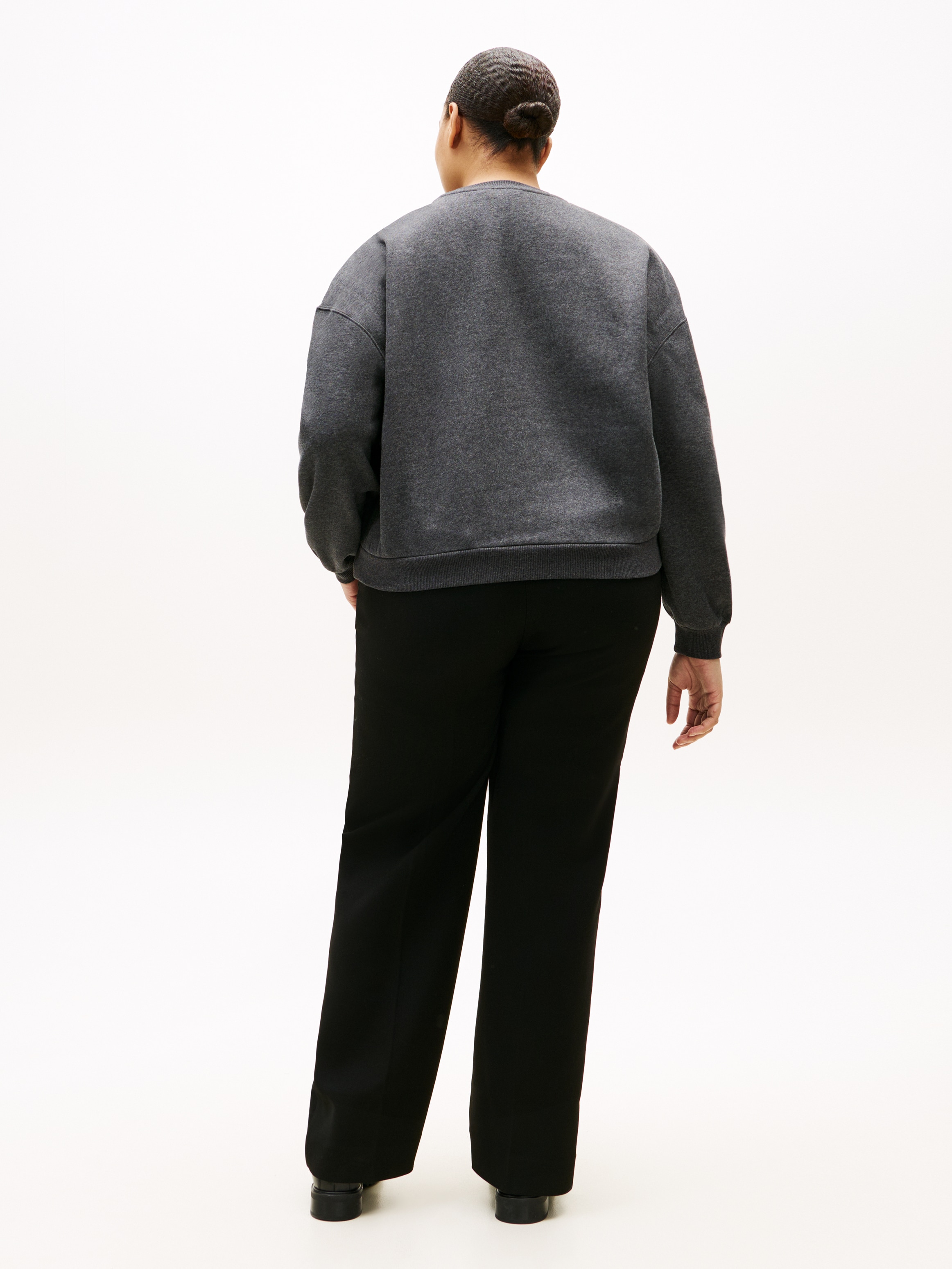 Tommy Hilfiger Curve Sweatshirt »CRV GOLD BTN SCRIPT FLEECE SWRT«, in großen Größen, mit goldfarbenen Zier-Knöpfen
