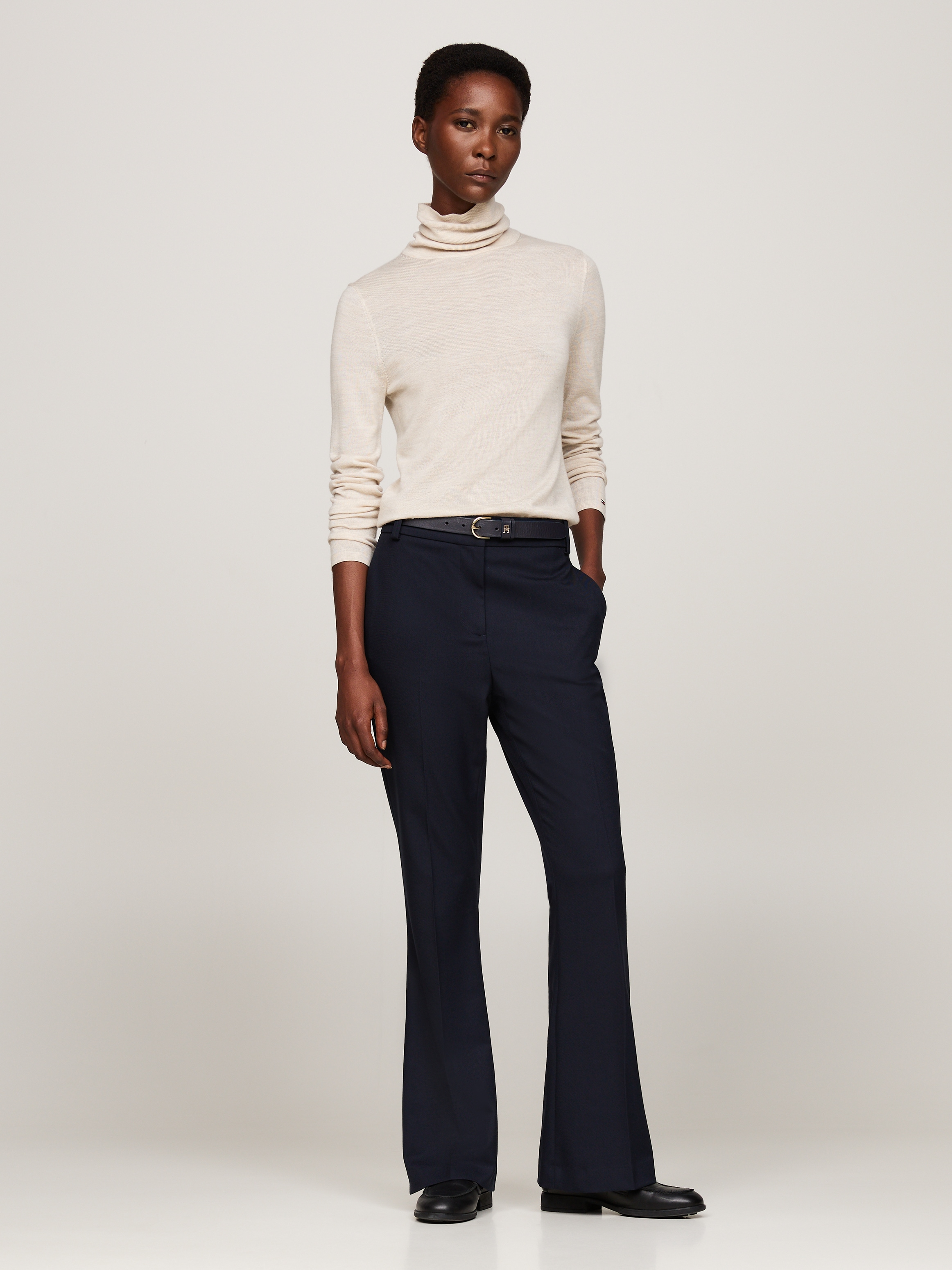 Tommy Hilfiger Webhose »CORE FLARED PANT«, mit Logo-Flagge
