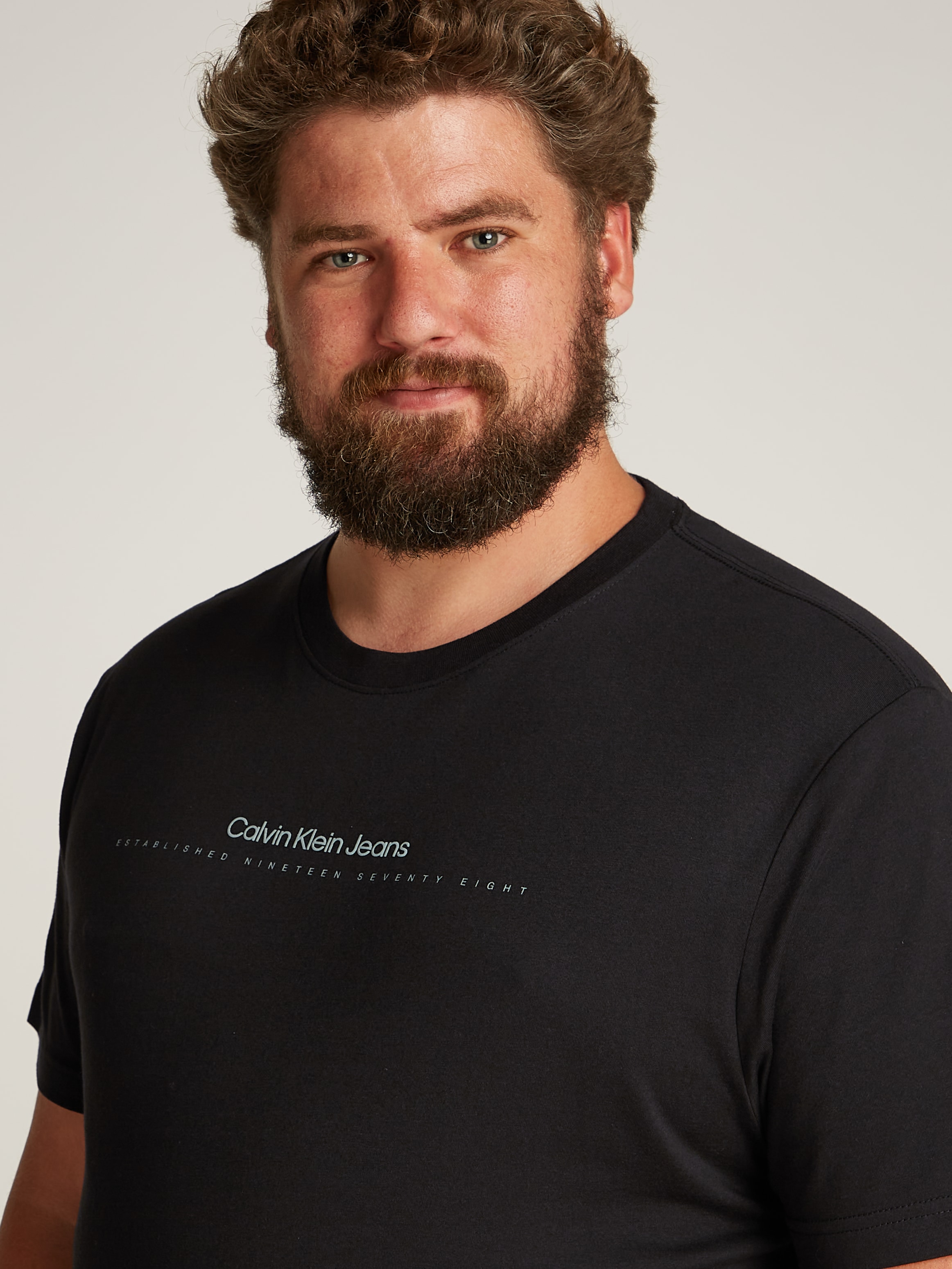 Calvin Klein Jeans Plus T-Shirt »PLUS MINIMAL LOGO TEE«, in großen Größen, Logo-Druck