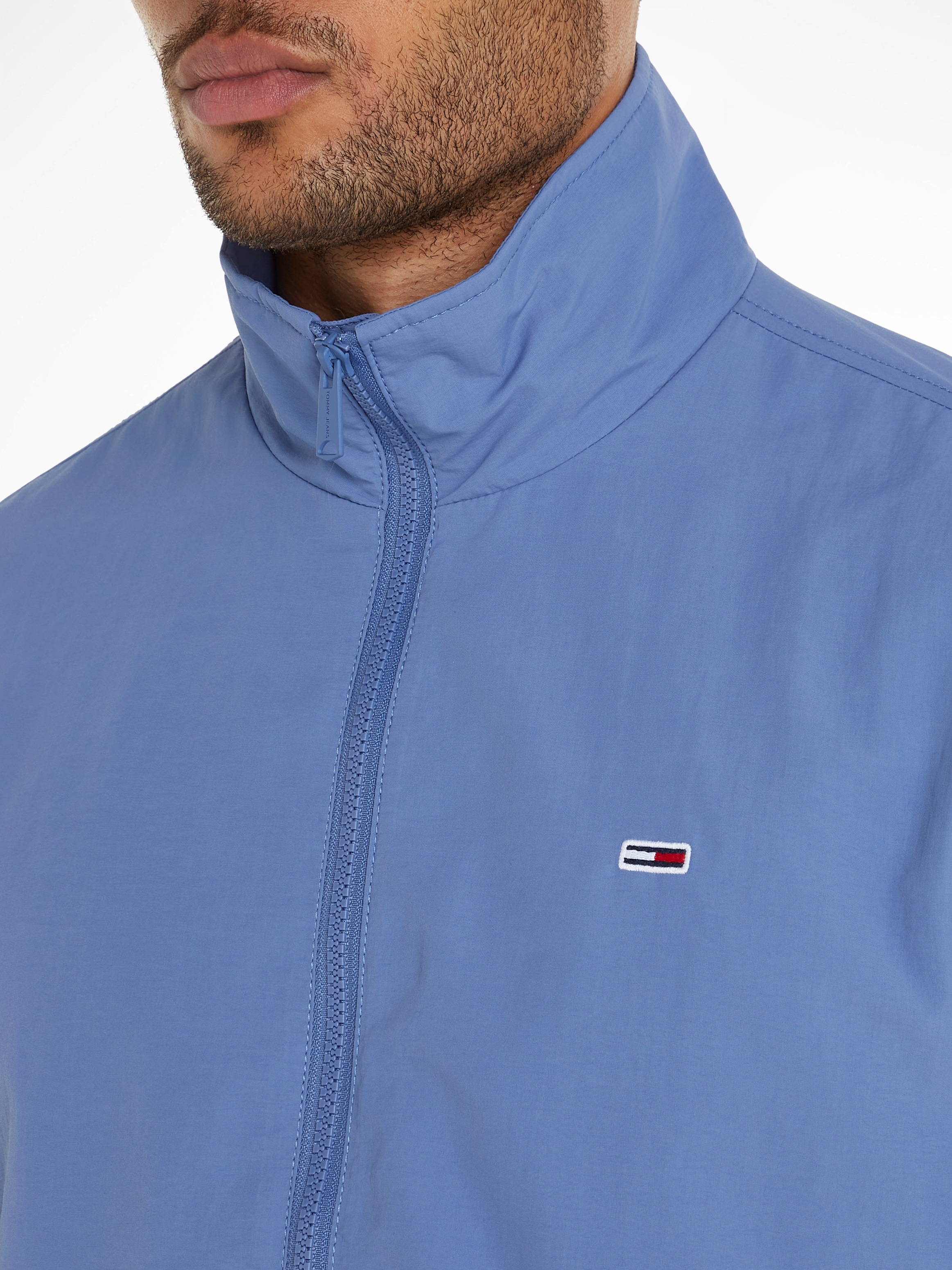 Tommy Jeans Kurzjacke »TJM ESSENTIAL JACKET EXT«, Bomberjacke mit Stehkragen