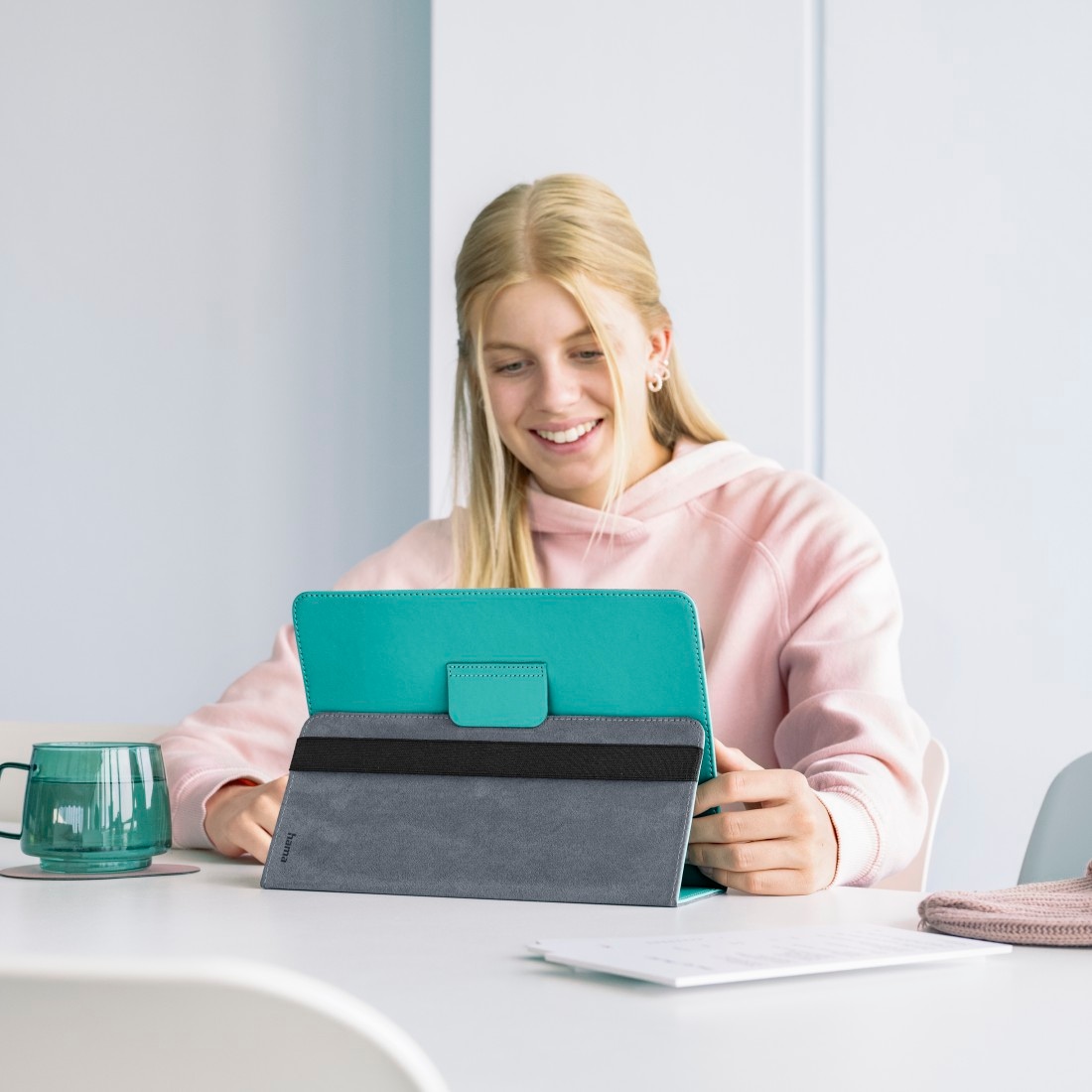 Hama Tablet-Hülle »Schutzhülle "Xpand" für Tablets 24 - 28 cm (9,5 - 11")«, universell, ausziehbare Silikonecken
