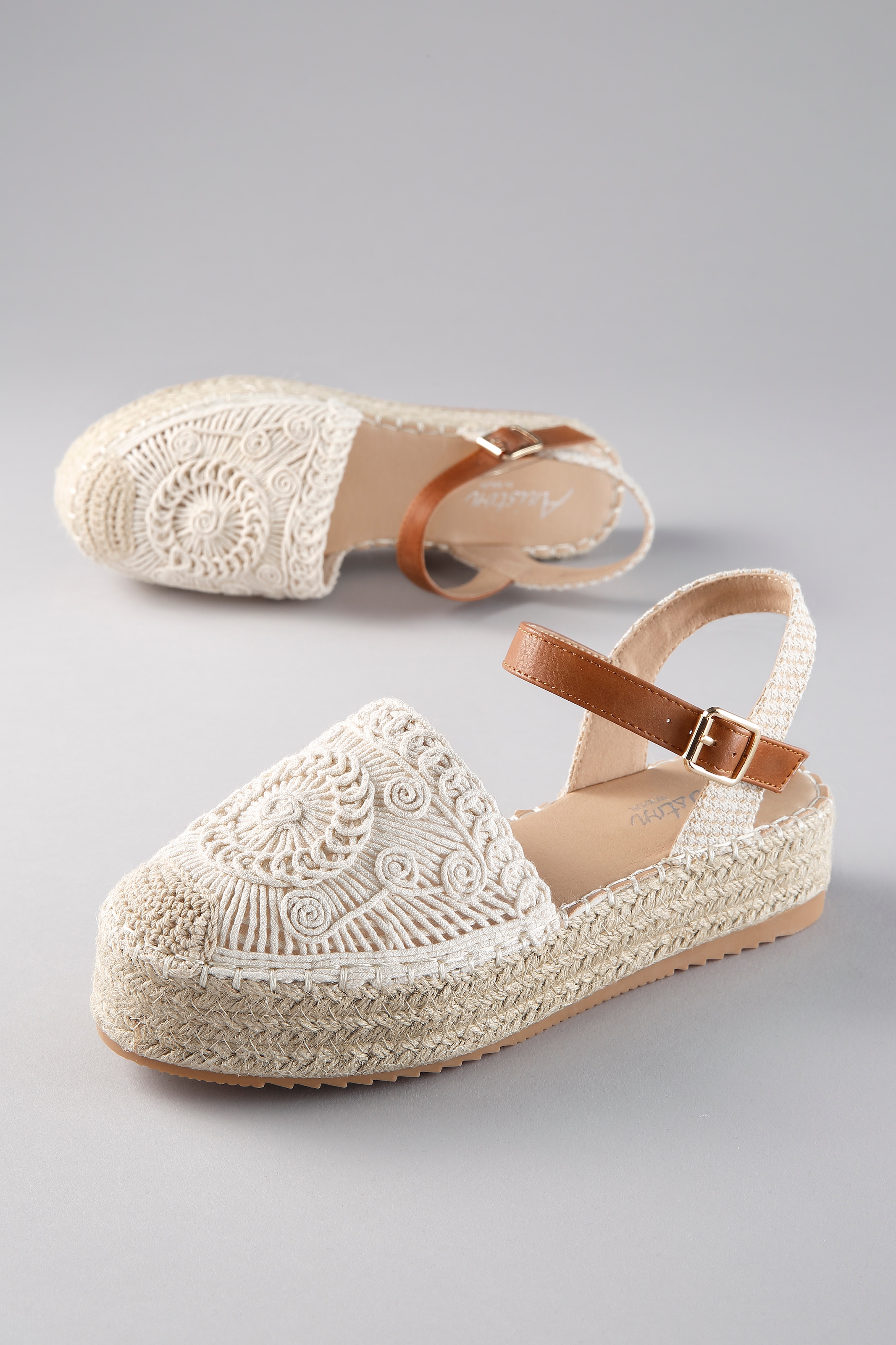 Aniston SHOES Plateausandale  Häkel-Sandale, Sommerschuh, Urlaubsschuh - NEUE KOLLEKTION