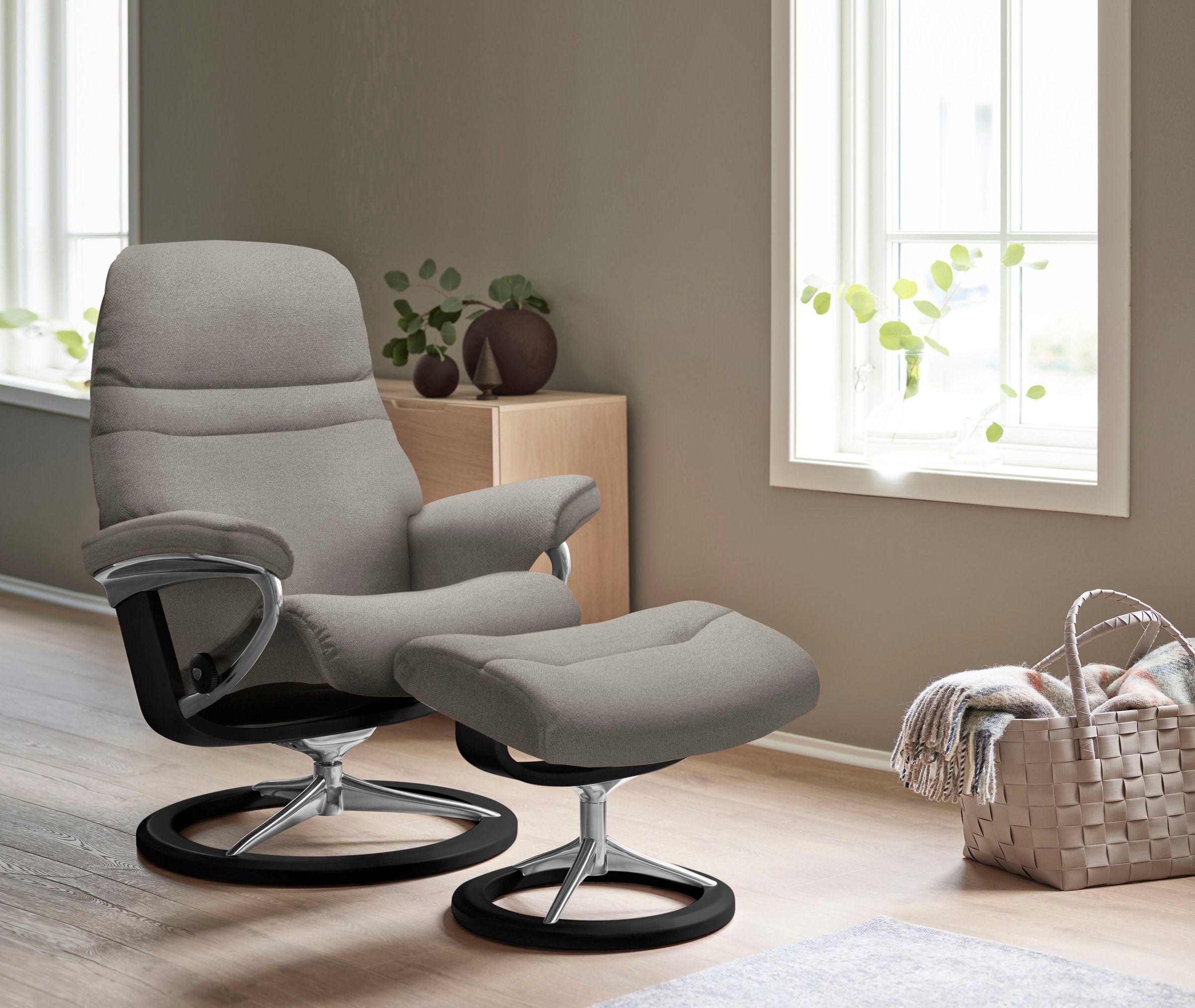 Stressless® Relaxsessel »Sunrise«, (Set, Relaxsessel mit Hocker), mit Signature Base, Größe M, Gestell Schwarz