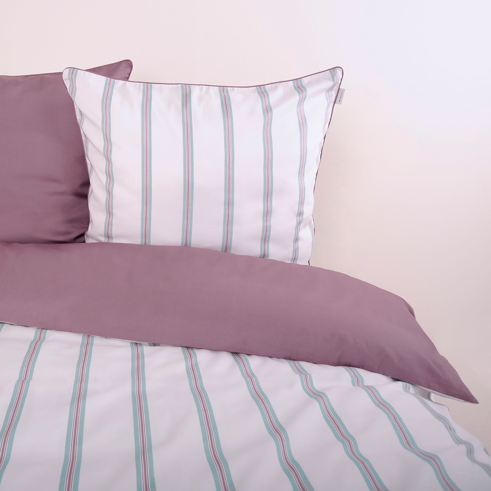 TOM TAILOR HOME Bettwäsche »CLASSIC SATIN STRIPES in Gr. 135x200cm oder 155x220cm«, new bedroom, farbige Paspel am Kissen
