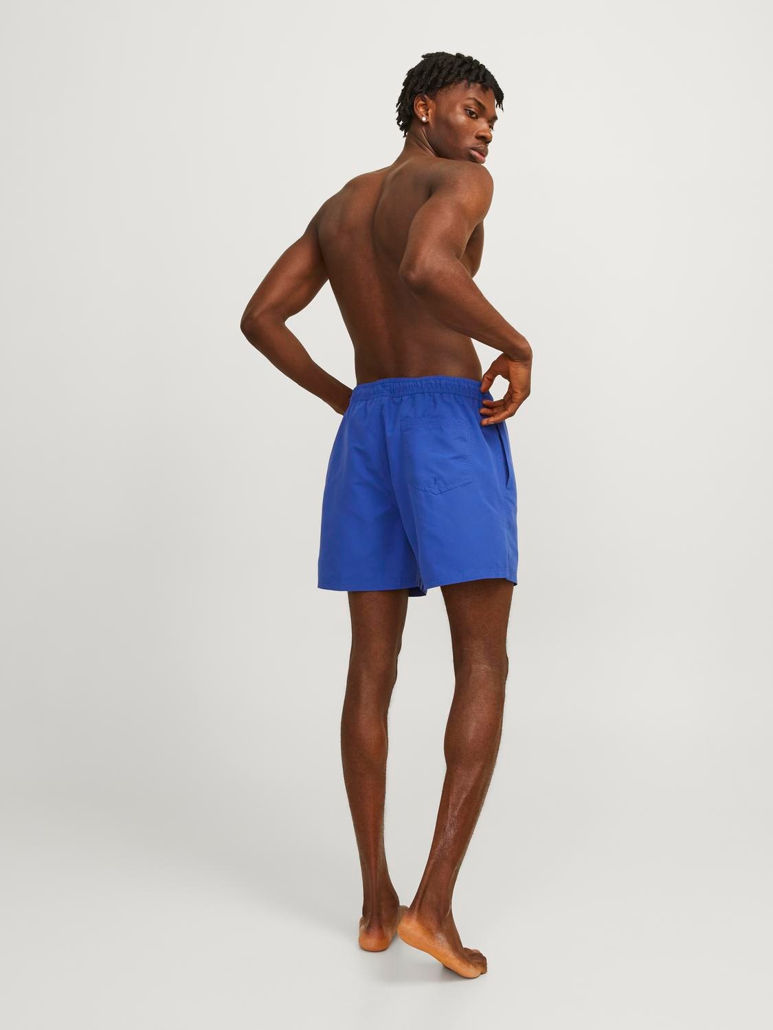 8. Bild von Jack & Jones Badeshorts »JPSTFIJI JJSWIM SOLID SN LY«, schmal geschnittene Schwimm-Shorts für den Strand aus recyceltem Garn