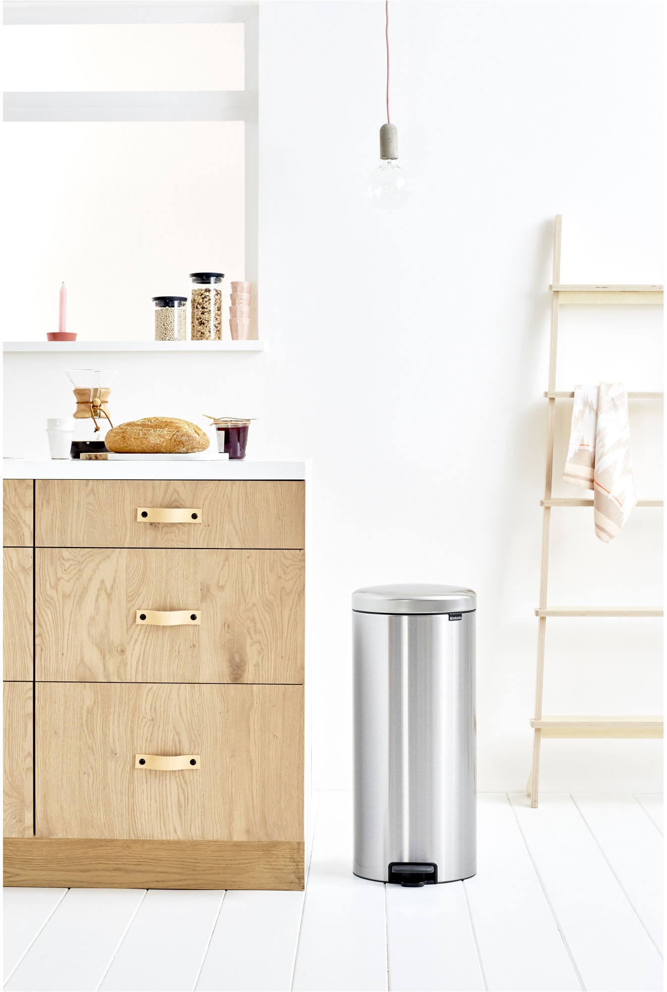 Brabantia Mülleimer »NewIcon Treteimer, 30L«, sanft schließender Deckel, mit leichter Pedalbedienung