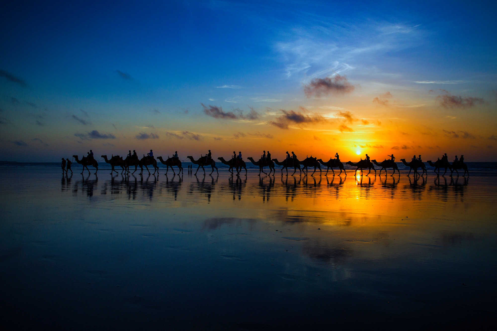 Papermoon Fototapete »Photo-Art LOUISE WOLBERS, SUNSET CAMEL RIDE« günstig online kaufen