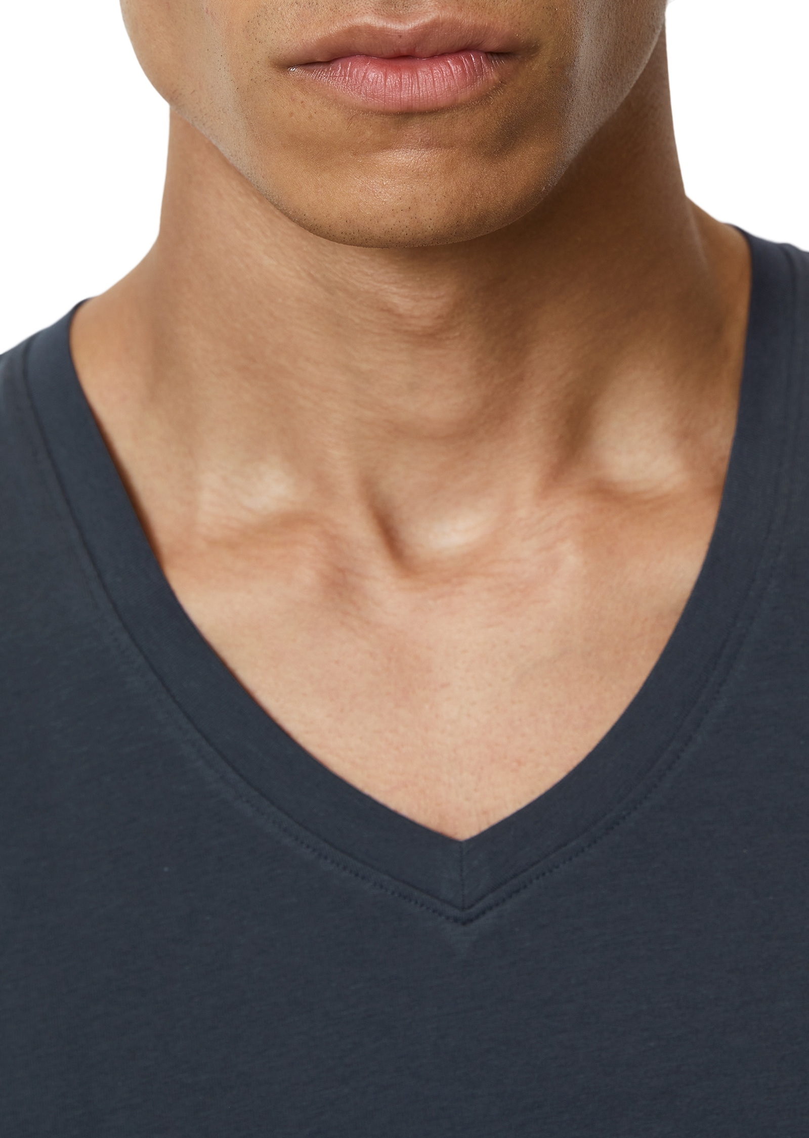 Marc O'Polo Unterziehshirt »Essentials« mit V-Ausschnitt und kurzem Arm