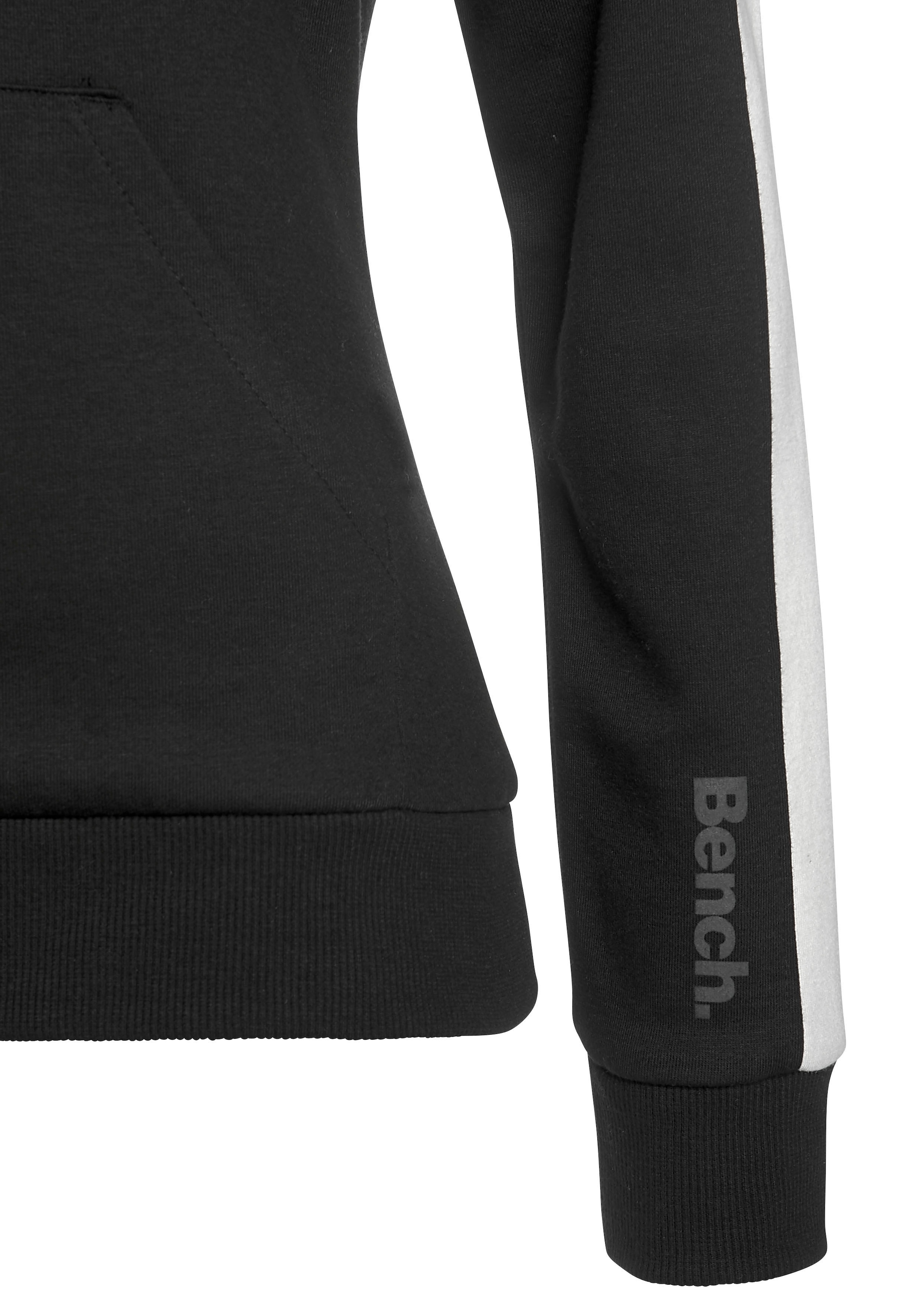 Bench. Loungewear Kapuzensweatshirt, mit Seitenstreifen und Kängurutasche, Loungewear