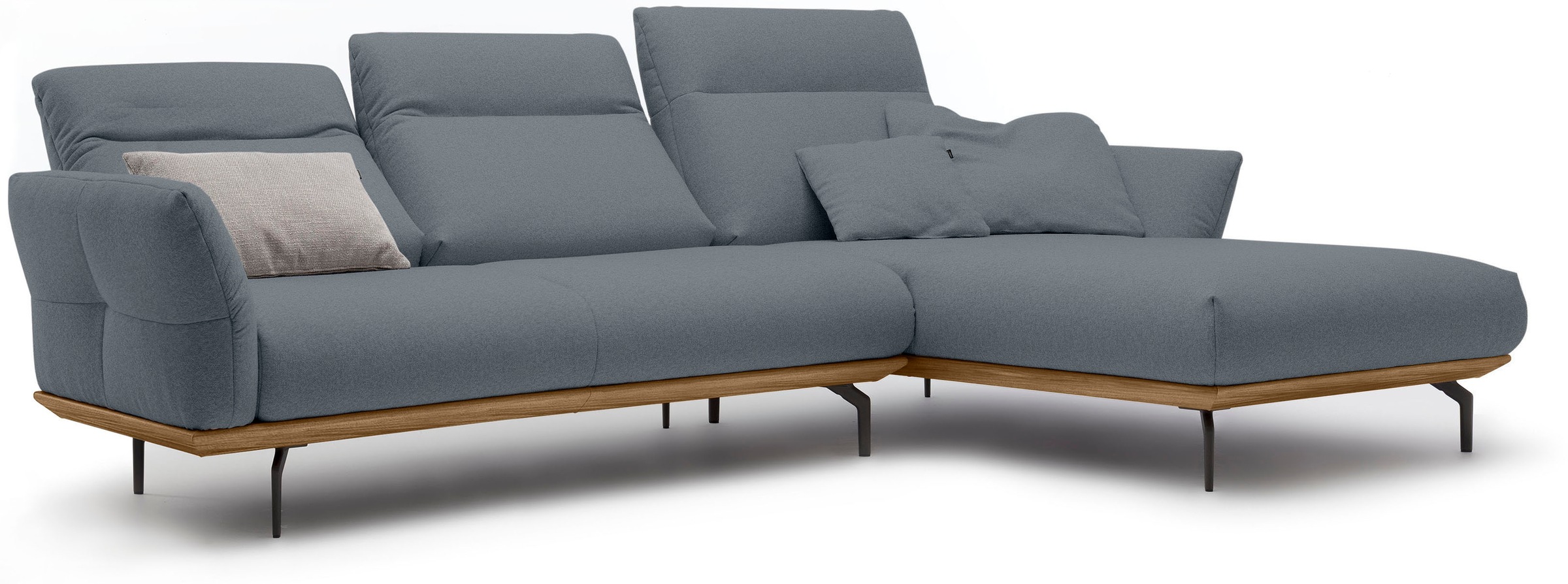 Creation BY ROLF BENZ Ecksofa »CR.460«, Sockel in Nussbaum, Winkelfüße in Umbragrau, Breite 298 cm