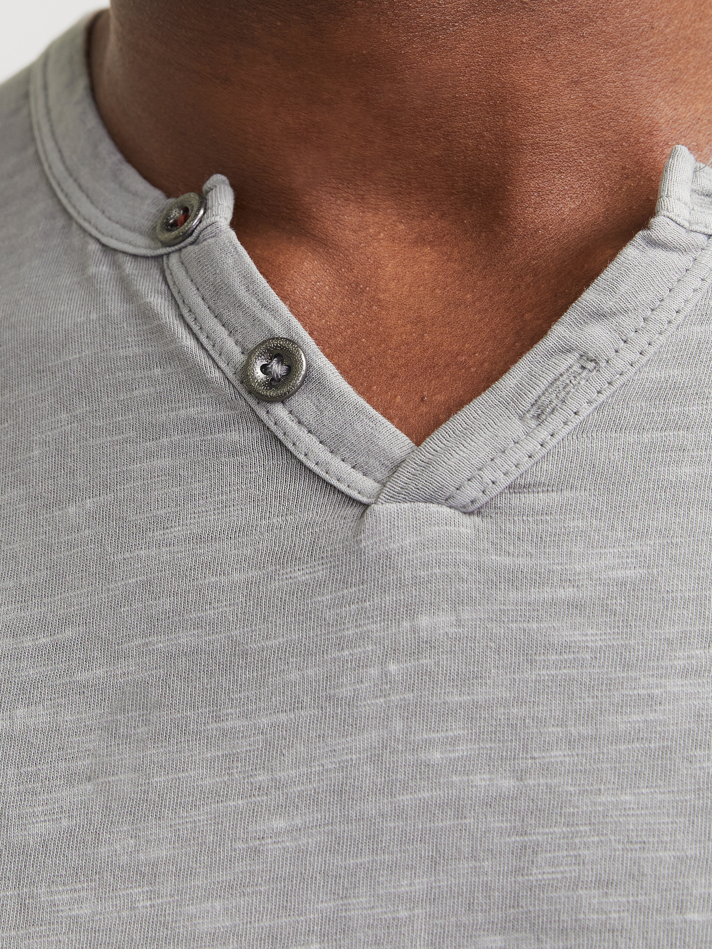 Jack & Jones T-Shirt »SPLIT NECK TEE« mit V-Ausschnitt