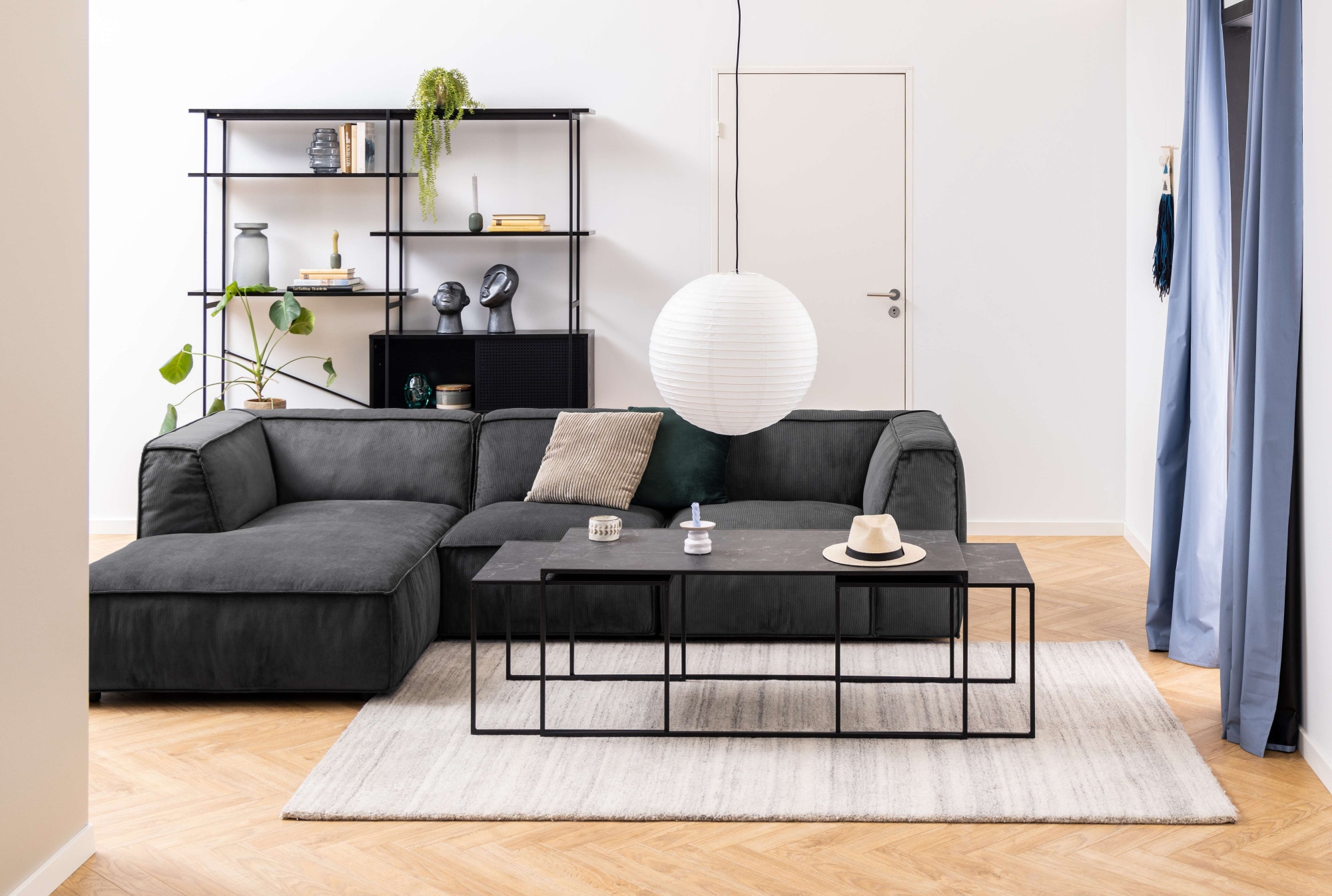 ACTONA GROUP Beistelltisch »Infinity«, (Set, 3 Stück), Satz mit Tischen, Schlittenbeine aus schwarzem Metall, (Set, 2 st)