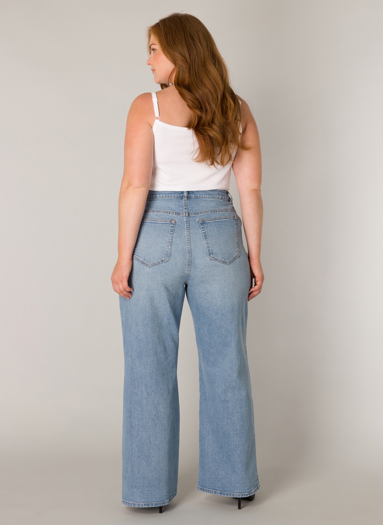 Base Level Curvy Weite Jeans, in großen Größen