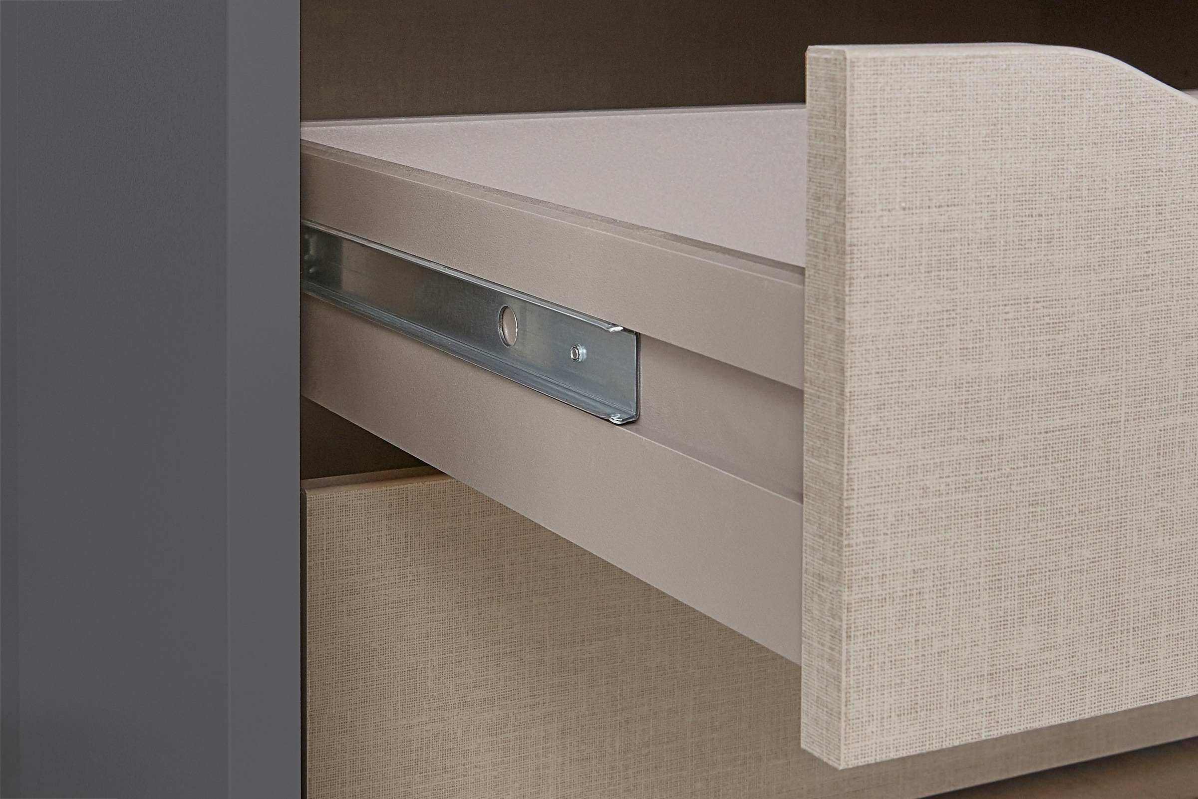 rauch Schwebetürenschrank »Kleiderschrank Schrank Garderobe Schlafzimmerschrank TUBONA«, inkl. Schubkasteneinsatz und zusätzlichen Einlegeböden MADE IN GERMANY