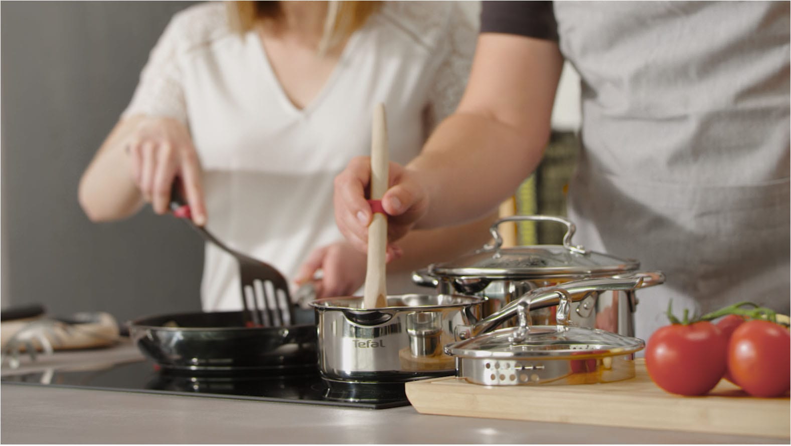 Tefal Bratpfanne »Duetto+, langlebige Antihaftversiegelung, Thermo-Signal« Edelstahl Premium Edelstahl, Induktionspfanne, für alle Herdarten geeignet